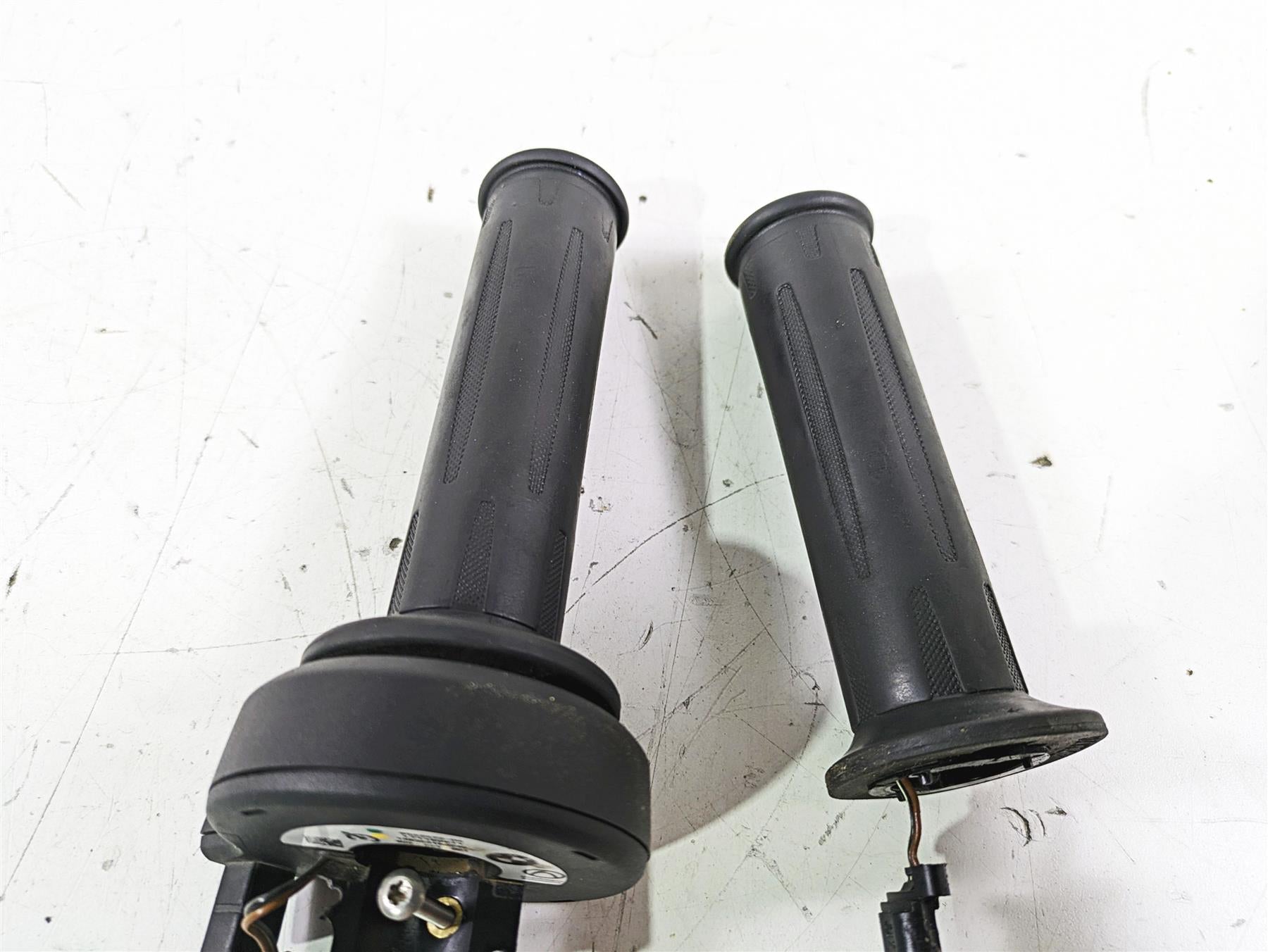 2014 BMW R1200 RT RTW K52 Heated Grips E-Throttle Control Set 61318522472 {{ shop.shopifyCountryName }} - Mototech271