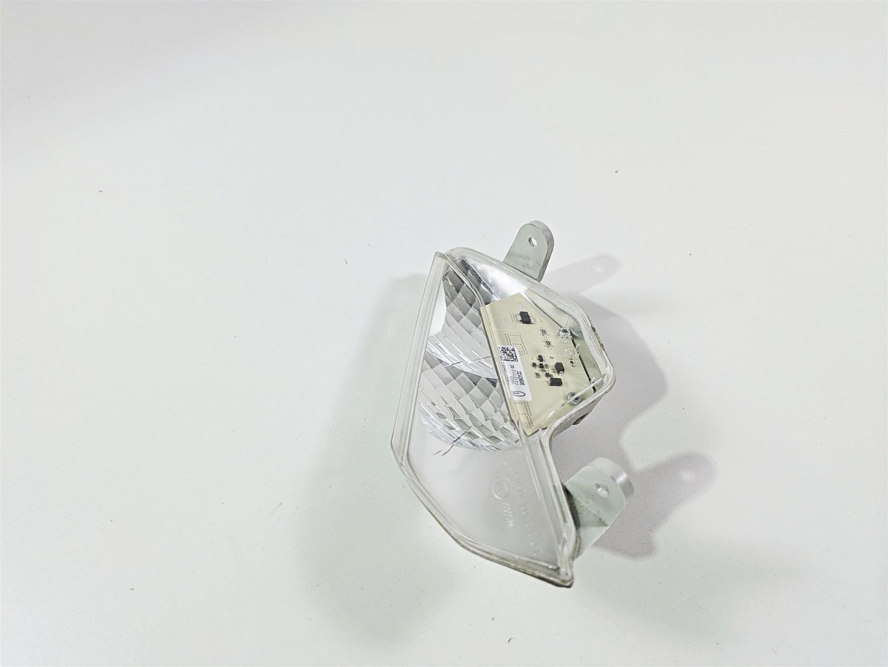 2019 BMW R1250RT K52 Left Front Blinker Turn Signal - Read 63138541625 {{ shop.shopifyCountryName }} - Mototech271