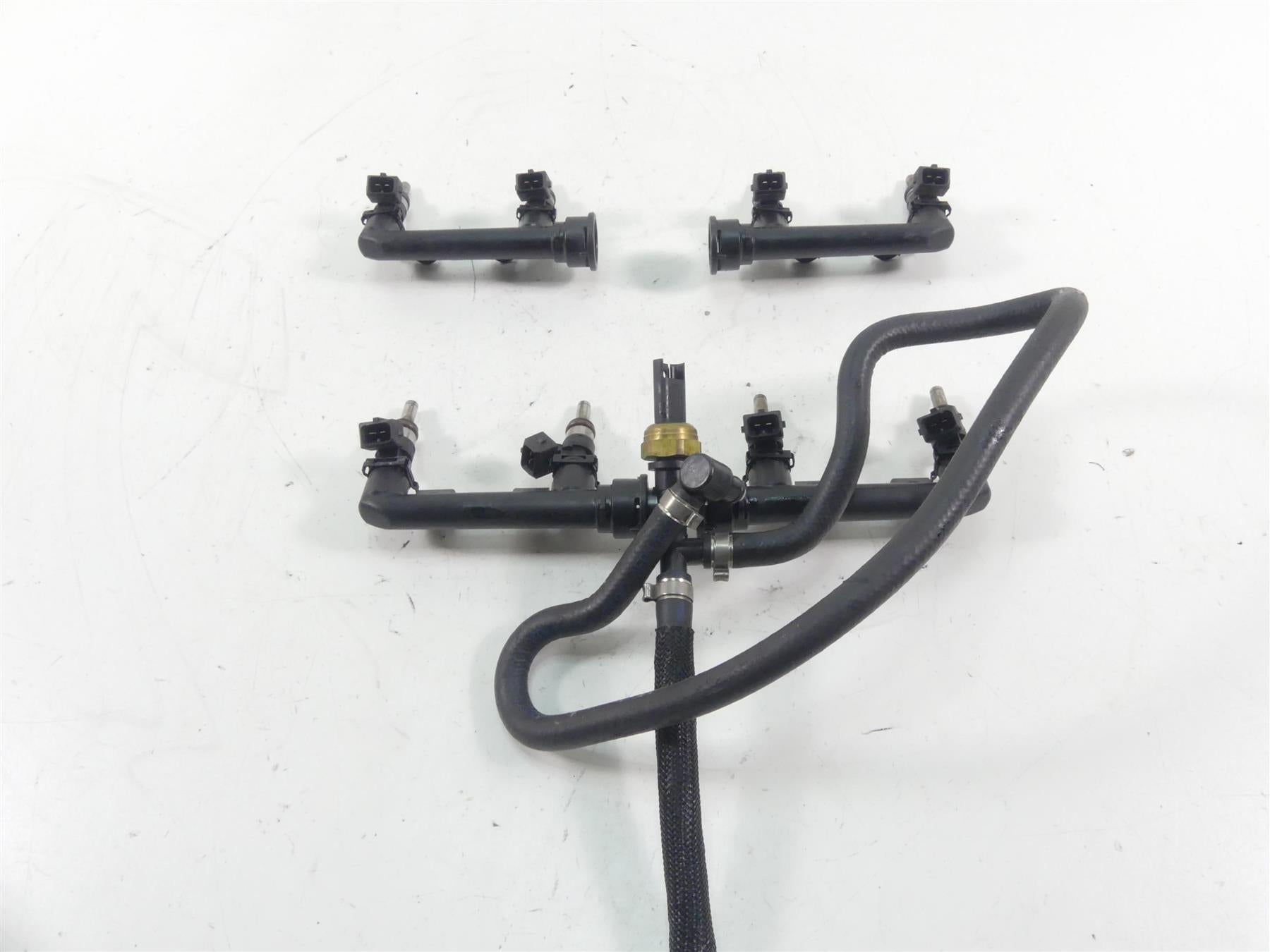 2012 BMW S1000RR K46 Fuel Injectors Rails Pressure Sensor Set - Read 13548532988 {{ shop.shopifyCountryName }} - Mototech271