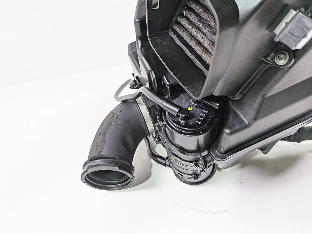 2022 BMW RnineT Pure K22 Air Box Breather Filter & All Tubes Set 13718405525 {{ shop.shopifyCountryName }} - Mototech271
