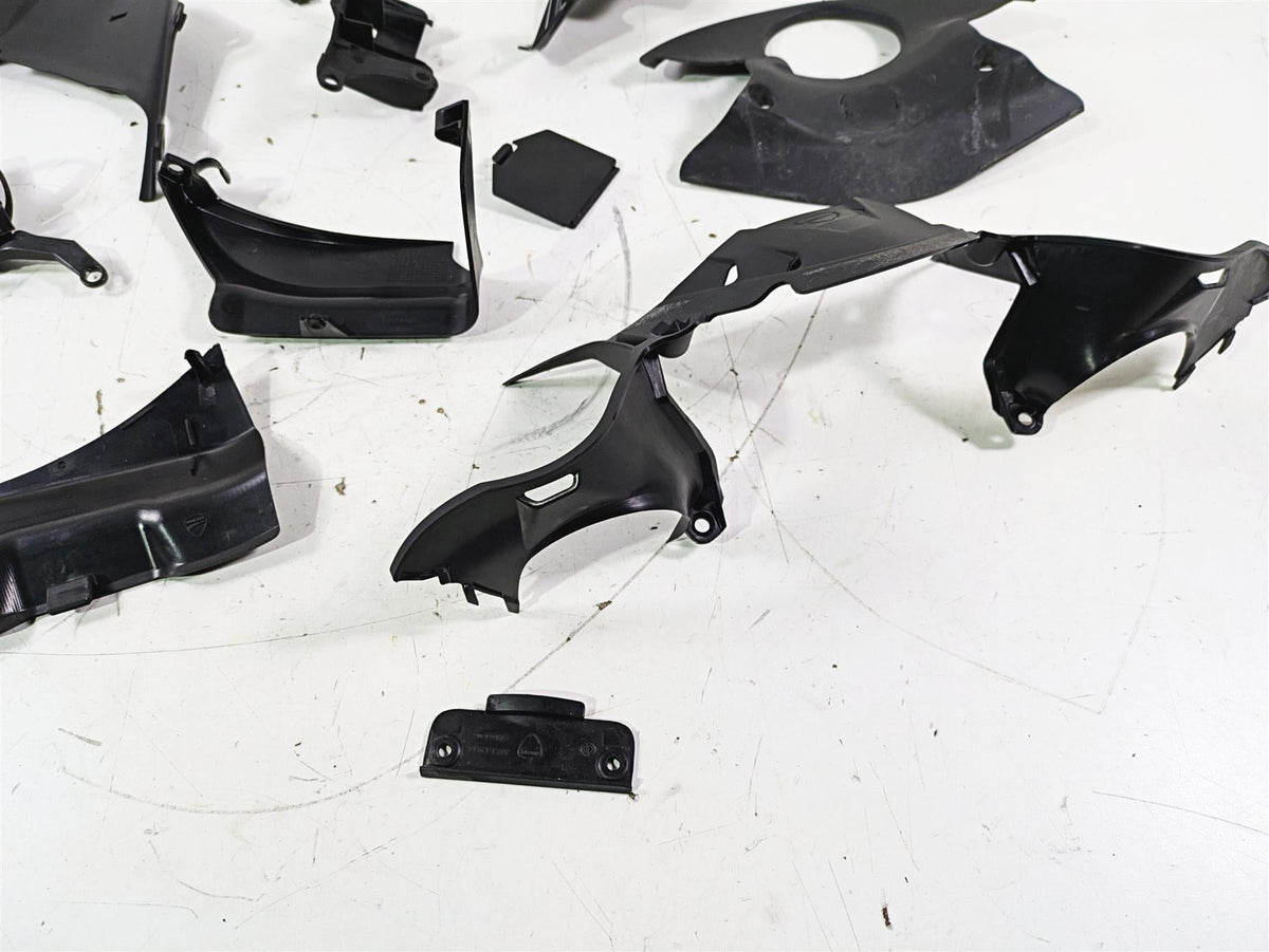 2015 Ducati Panigale 1299 S Black Molded Infill Cover Fairings Set 8291B801A {{ shop.shopifyCountryName }} - Mototech271