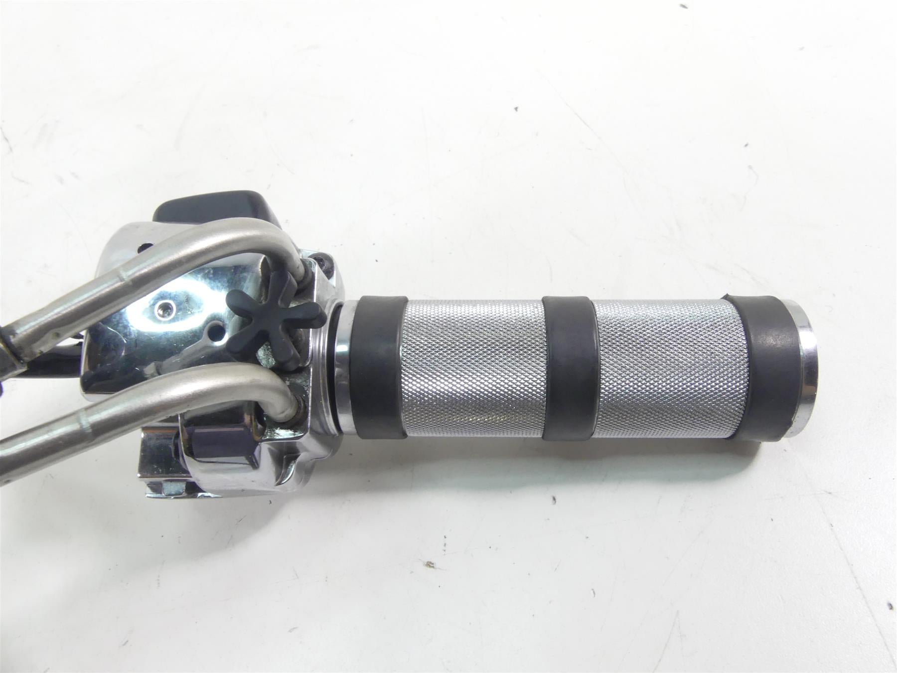 2000 Harley Dyna FXR4 CVO Super Glide Hand Control Switch Grip Set 71682-06 {{ shop.shopifyCountryName }} - Mototech271