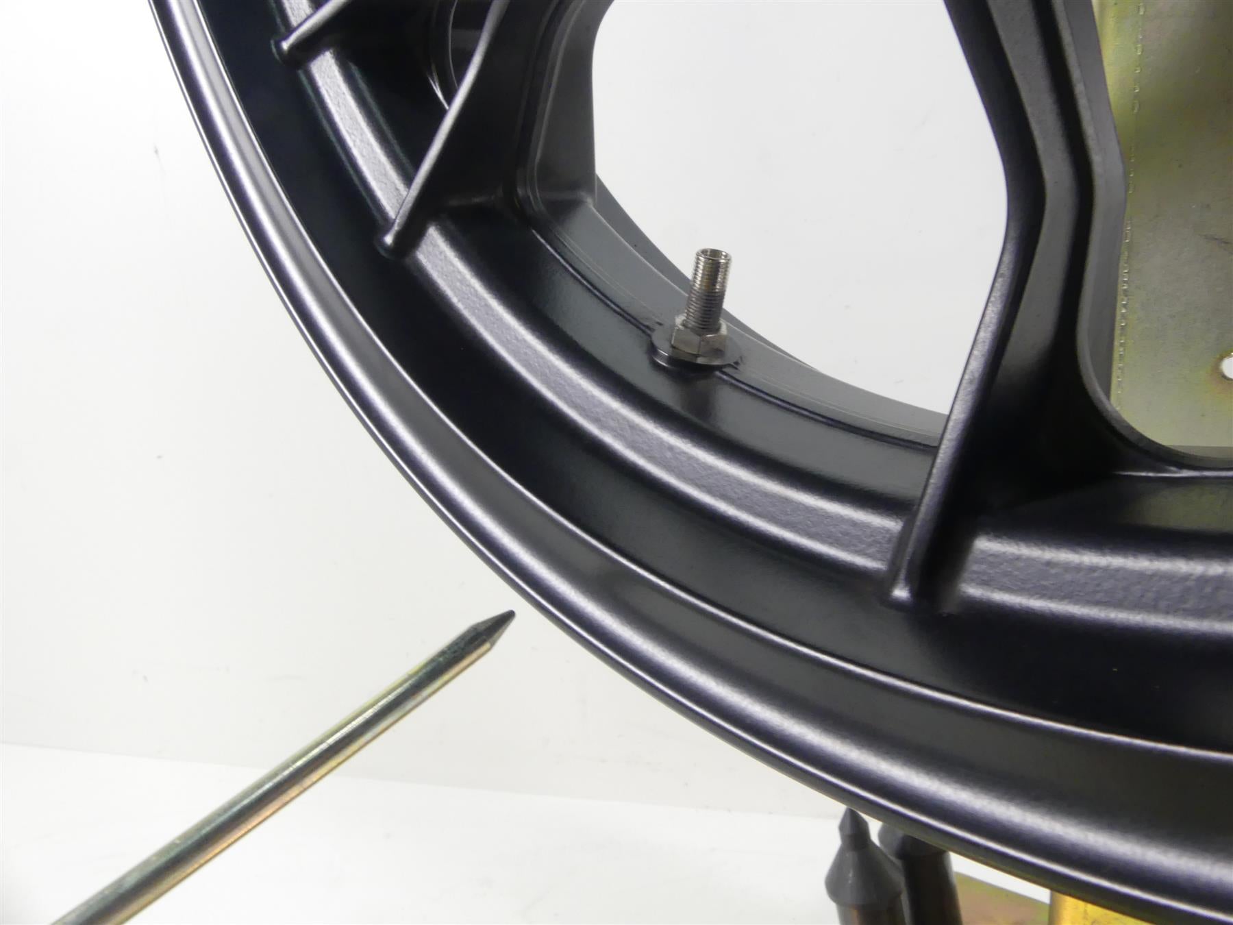 2019 Moto Guzzi V7 III Stone 750 Straight Nice Rear Wheel Rim 17x3.5 887573 {{ shop.shopifyCountryName }} - Mototech271
