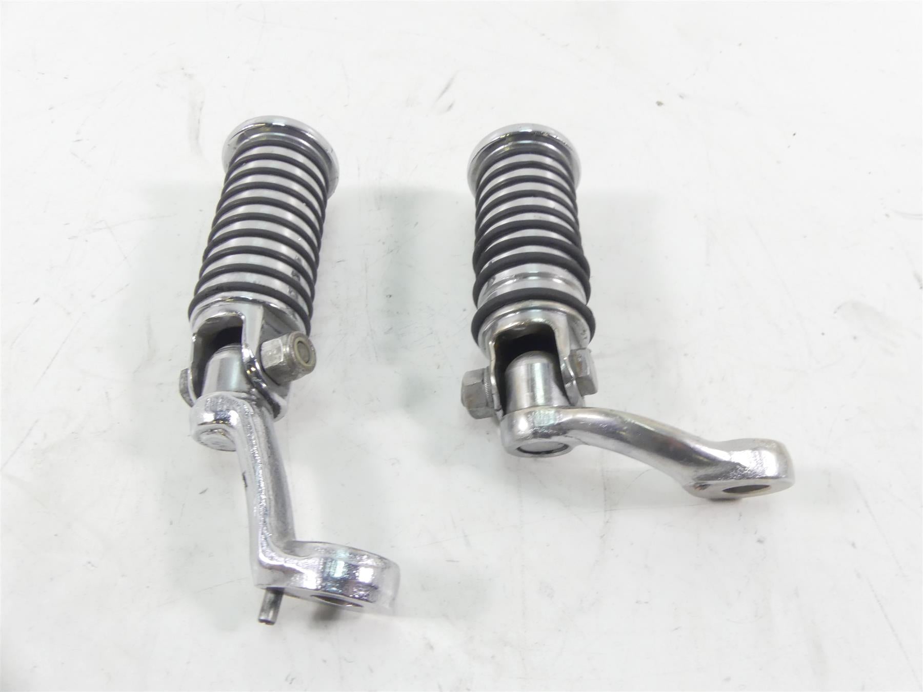 1978 Harley XLH1000 Sportster Ironhead Front Left Right Footpeg Set 50948-75 {{ shop.shopifyCountryName }} - Mototech271