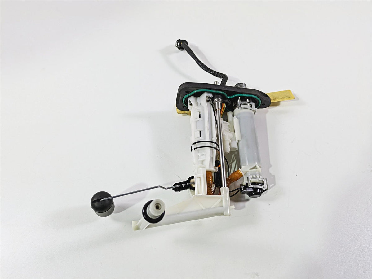 2019 Harley Softail FXDR 114 Fuel Gas Petrol Pump Set 61200053 {{ shop.shopifyCountryName }} - Mototech271