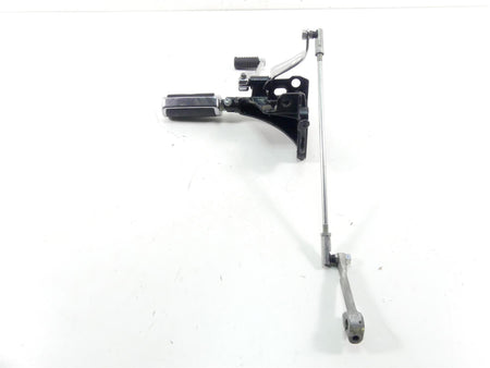 2017 Harley Softail FXSB Breakout Front Left Footpeg & Shifter 33683-07 34564-90 {{ shop.shopifyCountryName }} - Mototech271