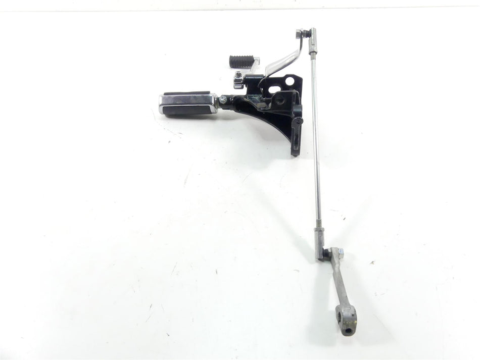 2017 Harley Softail FXSB Breakout Front Left Footpeg & Shifter 33683-07 34564-90 {{ shop.shopifyCountryName }} - Mototech271