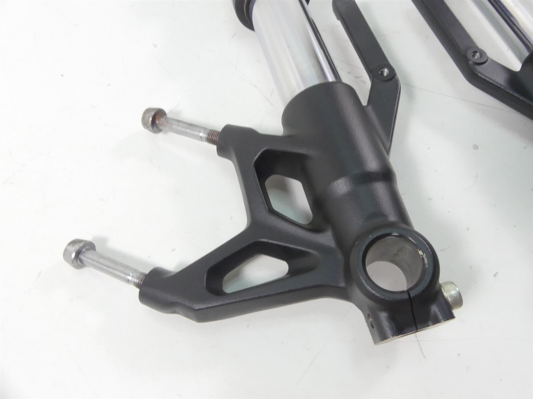 2019 Triumph Street Triple 765R Straight Showa Front Fork Set T2041650 {{ shop.shopifyCountryName }} - Mototech271