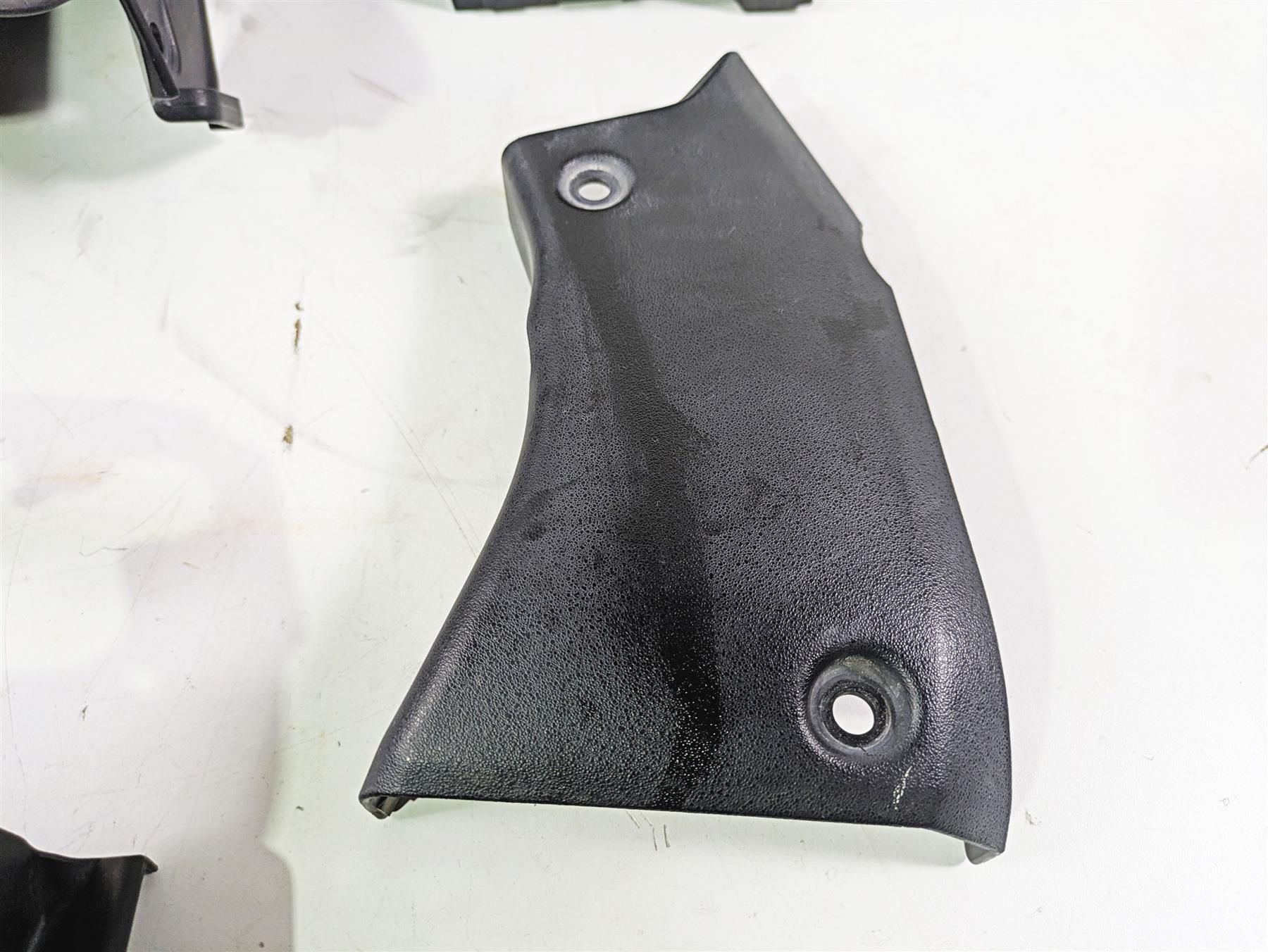 2020 Suzuki V-Strom 1050 XT Plastic Infill Cover Set 43585-31J0 18576-06L00 {{ shop.shopifyCountryName }} - Mototech271