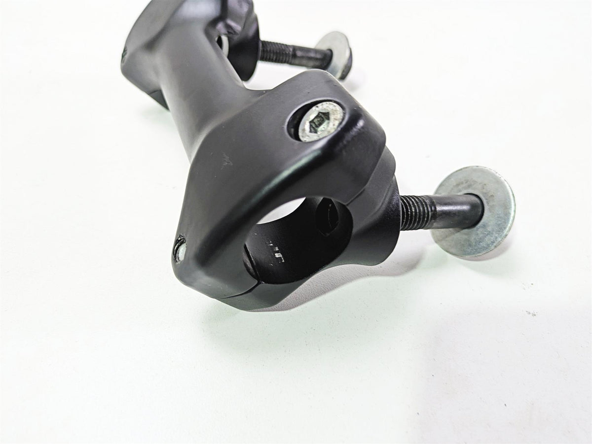 2017 Indian Chieftain Limited Handlebar Holder Riser Set 5138354 {{ shop.shopifyCountryName }} - Mototech271