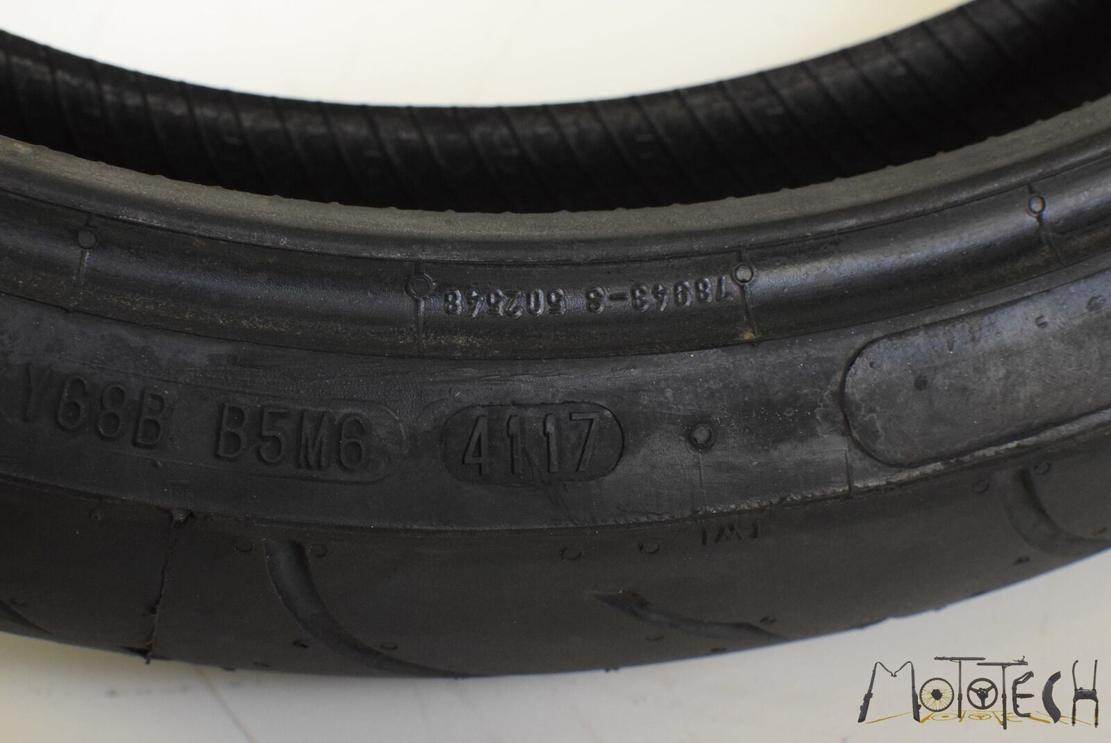 USED Front Tire CONTINENTAL Contimotion Z 120/70-17 DOT4117 96180 {{ shop.shopifyCountryName }} - Mototech271