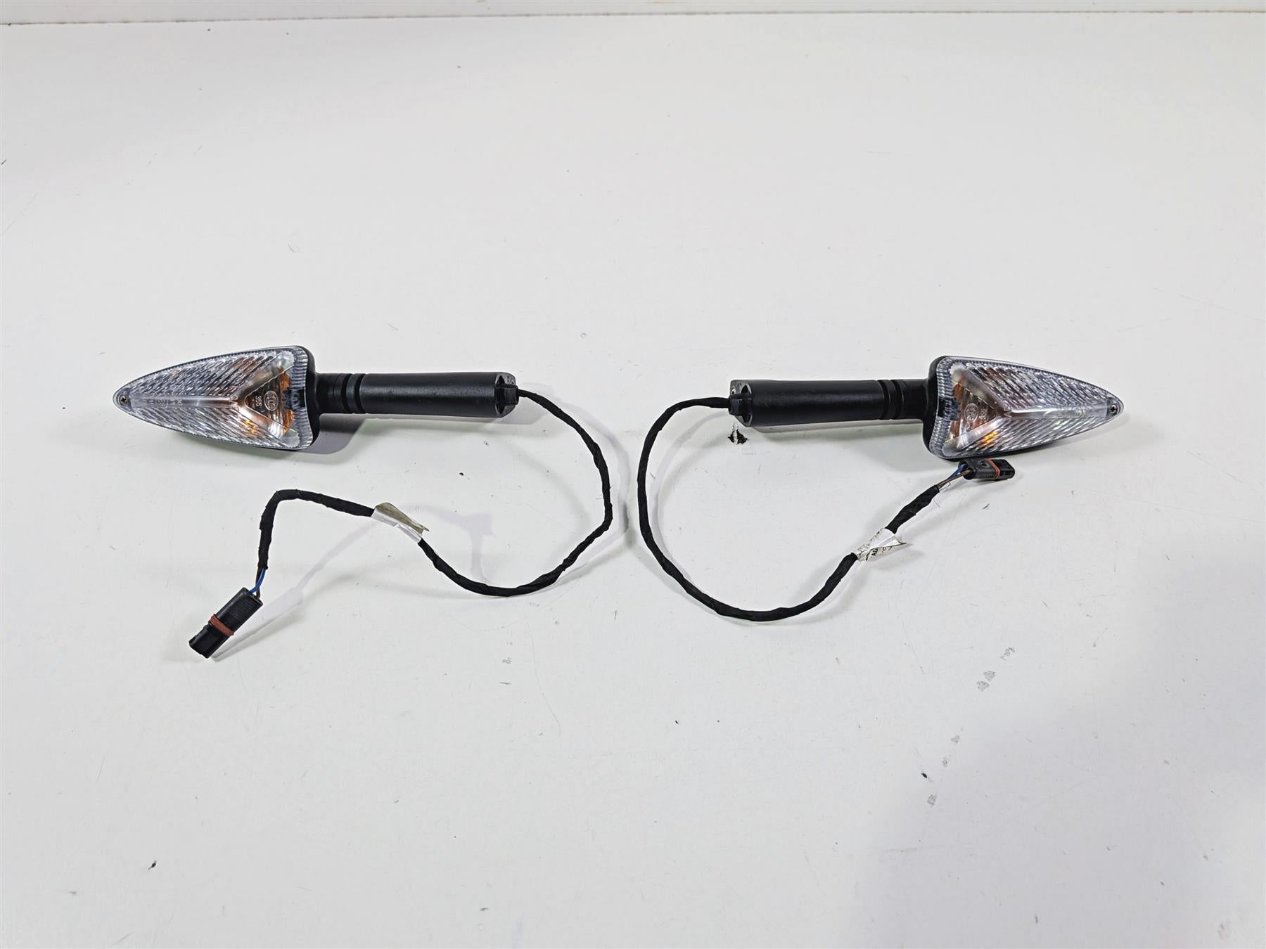 2016 BMW R1200 GS K50 Front Blinker Turn Signal Set 63138534353 {{ shop.shopifyCountryName }} - Mototech271