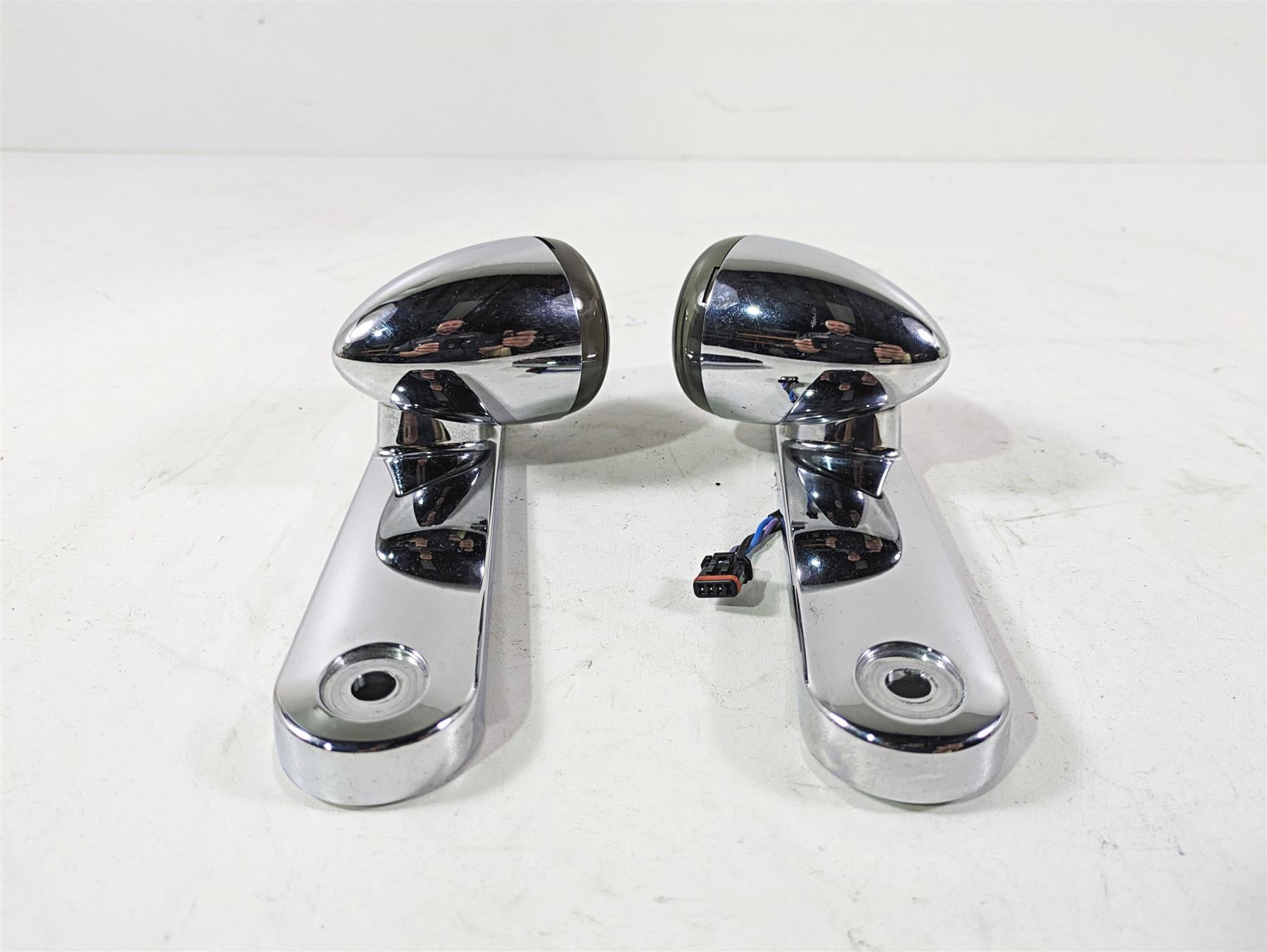 2020 Harley Touring FLHT Electra Glide Front Led Blinker & Mount Set 68000036 {{ shop.shopifyCountryName }} - Mototech271
