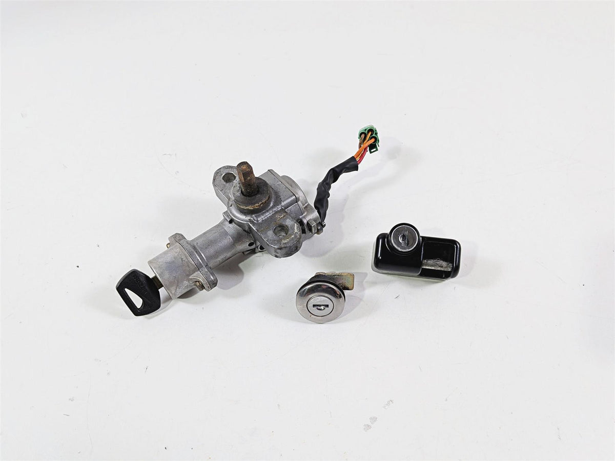2005 Suzuki VZ800 M50 Boulevard Ignition Switch Key Lock Set - Read 37100-41880 {{ shop.shopifyCountryName }} - Mototech271