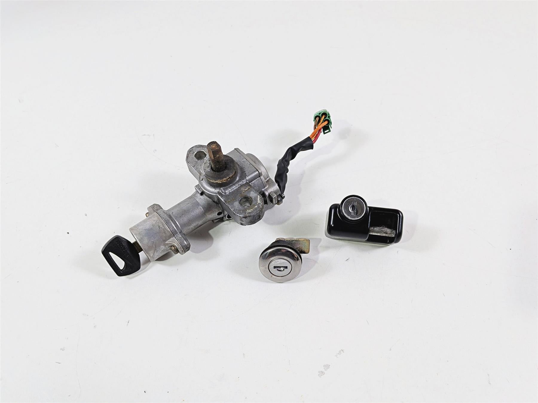 2005 Suzuki VZ800 M50 Boulevard Ignition Switch Key Lock Set - Read 37100-41880 {{ shop.shopifyCountryName }} - Mototech271