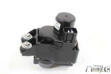 Load image into Gallery viewer, 2016 Yamaha R1 YZFR1 S Exhaust Valve Actuator Servo Motor 2CR-85820-00-00 | Mototech271
