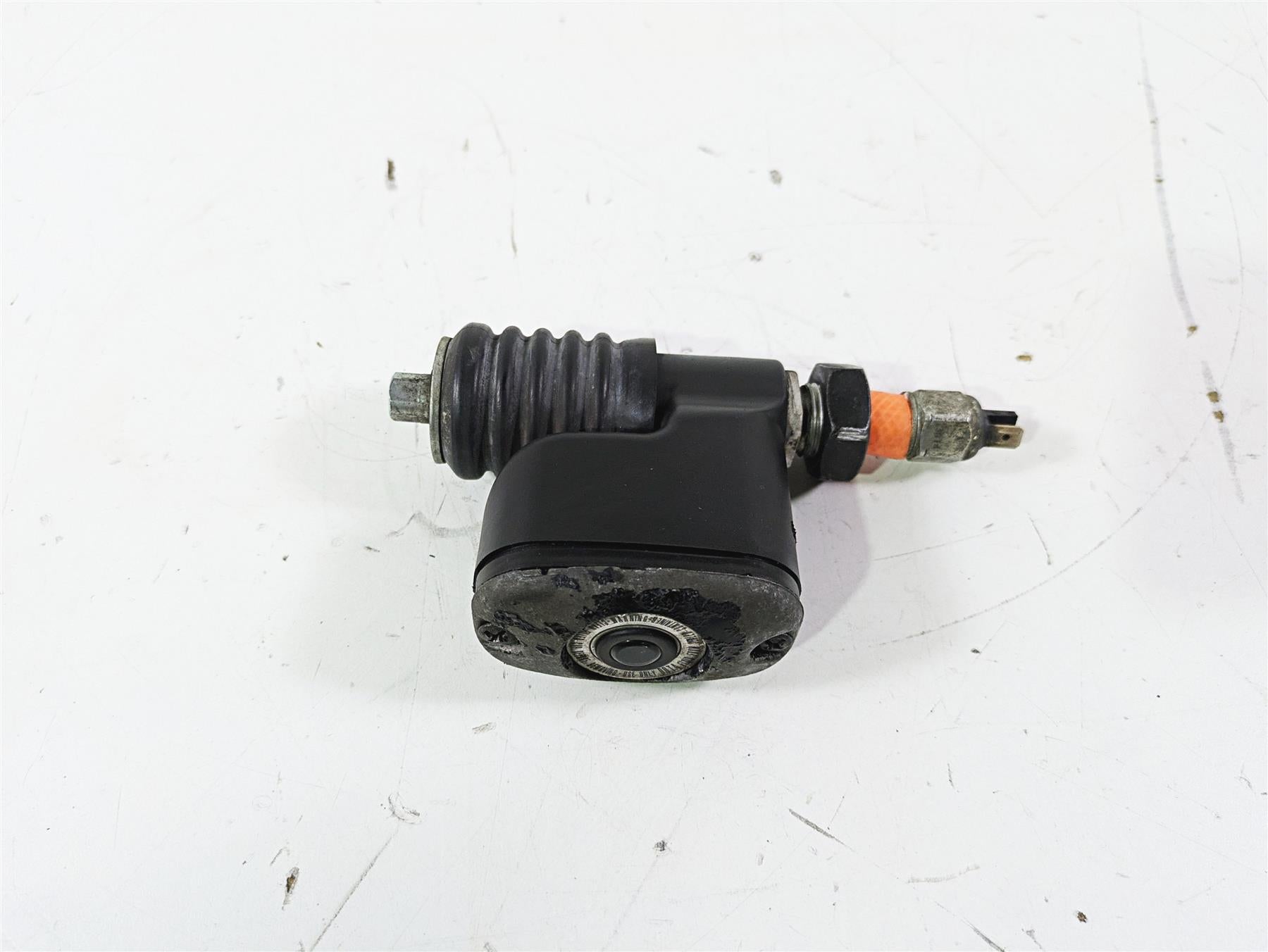 2015 Harley FXDL Dyna Low Rider Rear Brake Master Cylinder READ 41700065A {{ shop.shopifyCountryName }} - Mototech271