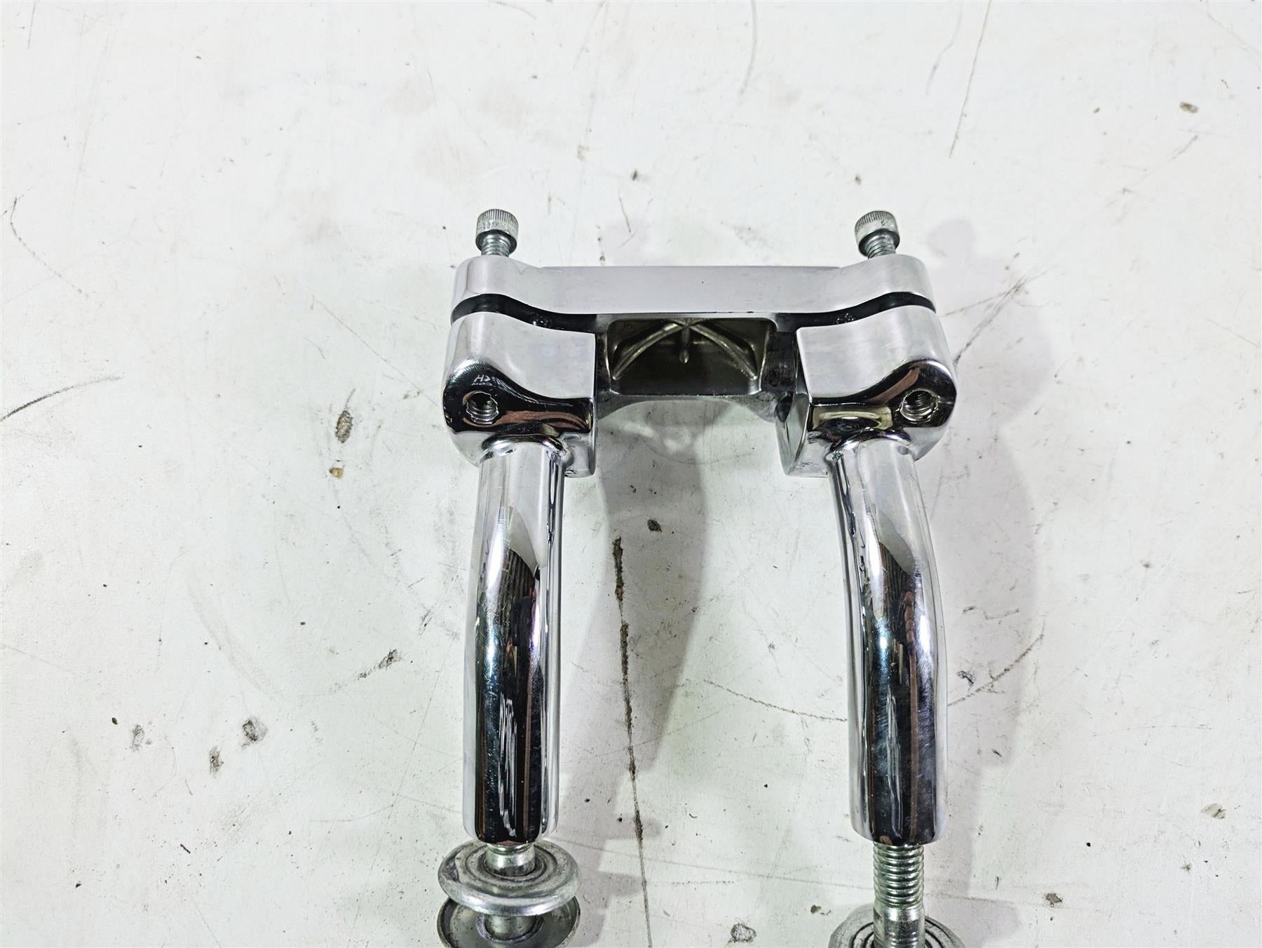 2004 Harley Softail FLSTF Fat Boy Handlebar Riser Holder Set 56567-86B {{ shop.shopifyCountryName }} - Mototech271