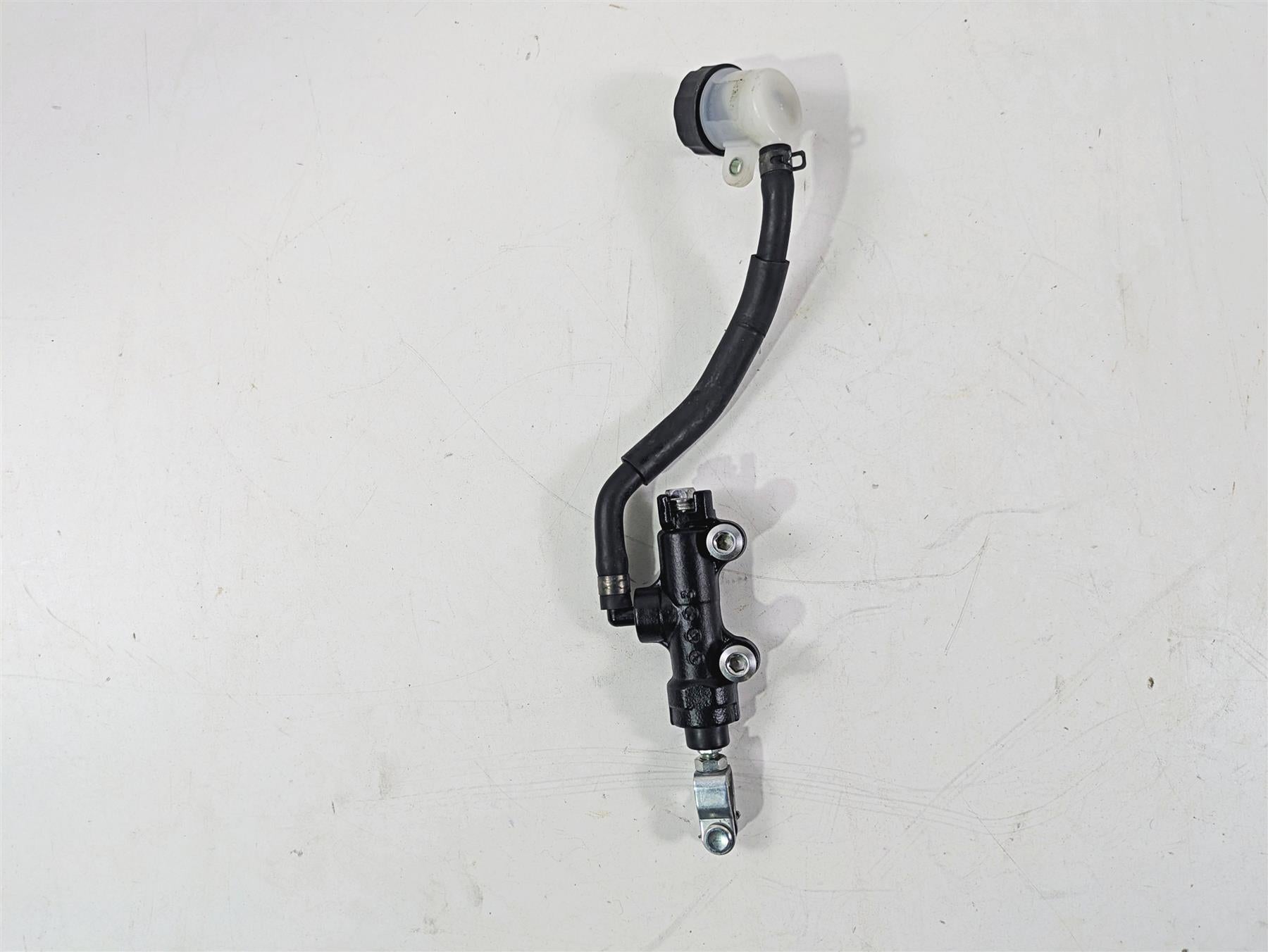 2024 Kawasaki ZX6R ZX636 Ninja Rear Brake Master Cylinder 1/2 43015-0575 {{ shop.shopifyCountryName }} - Mototech271
