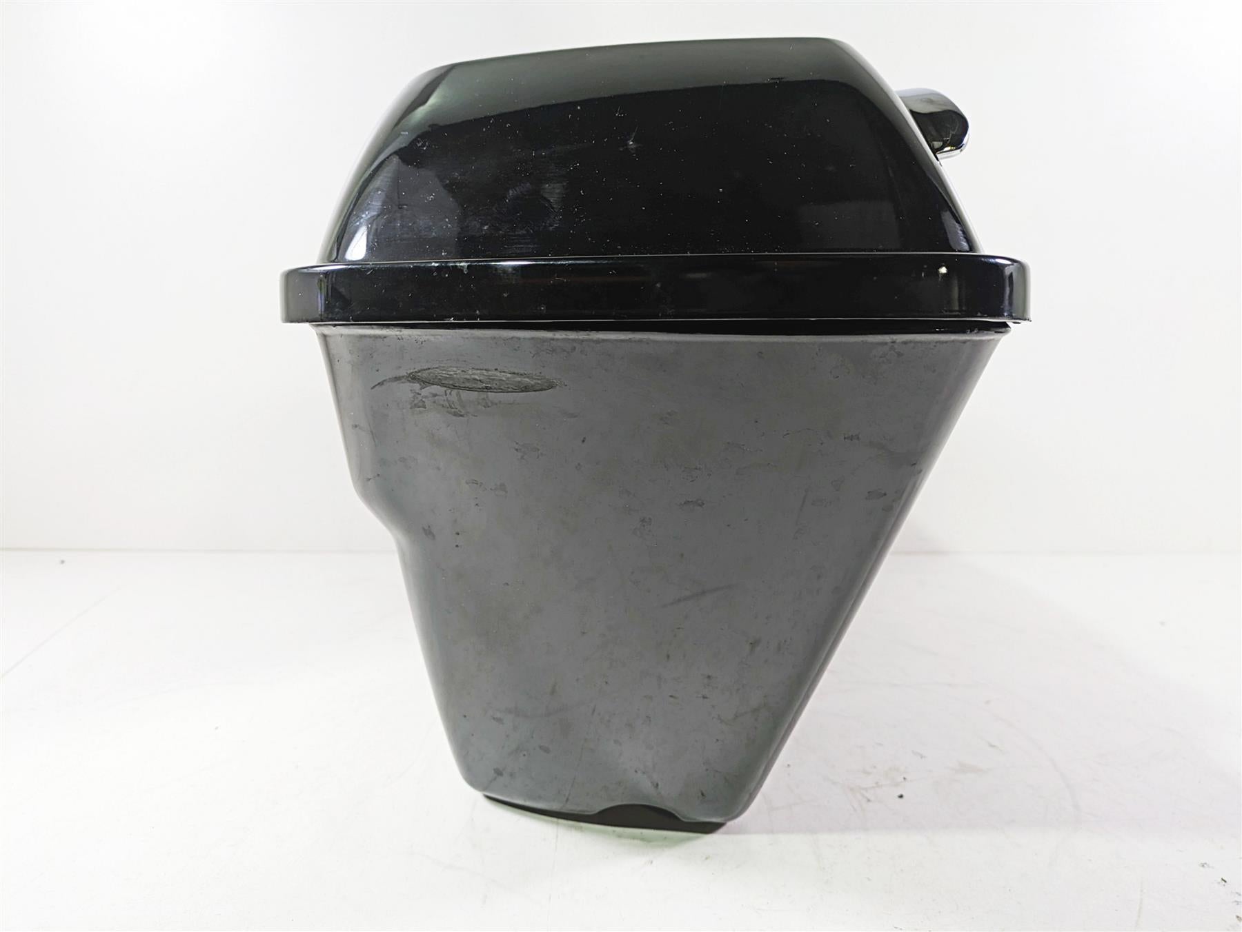 2020 Harley Touring FLHT Electra Glide Right Saddlebag Saddle Bag -Read 90200412 {{ shop.shopifyCountryName }} - Mototech271