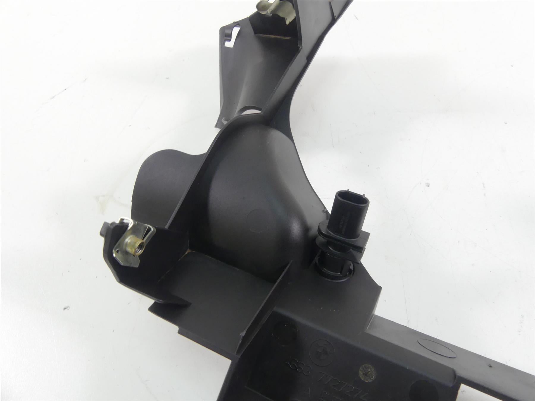 2013 BMW R1200GS GSW K50 Lower Headlight Cover Mount Stay 46637727276 {{ shop.shopifyCountryName }} - Mototech271