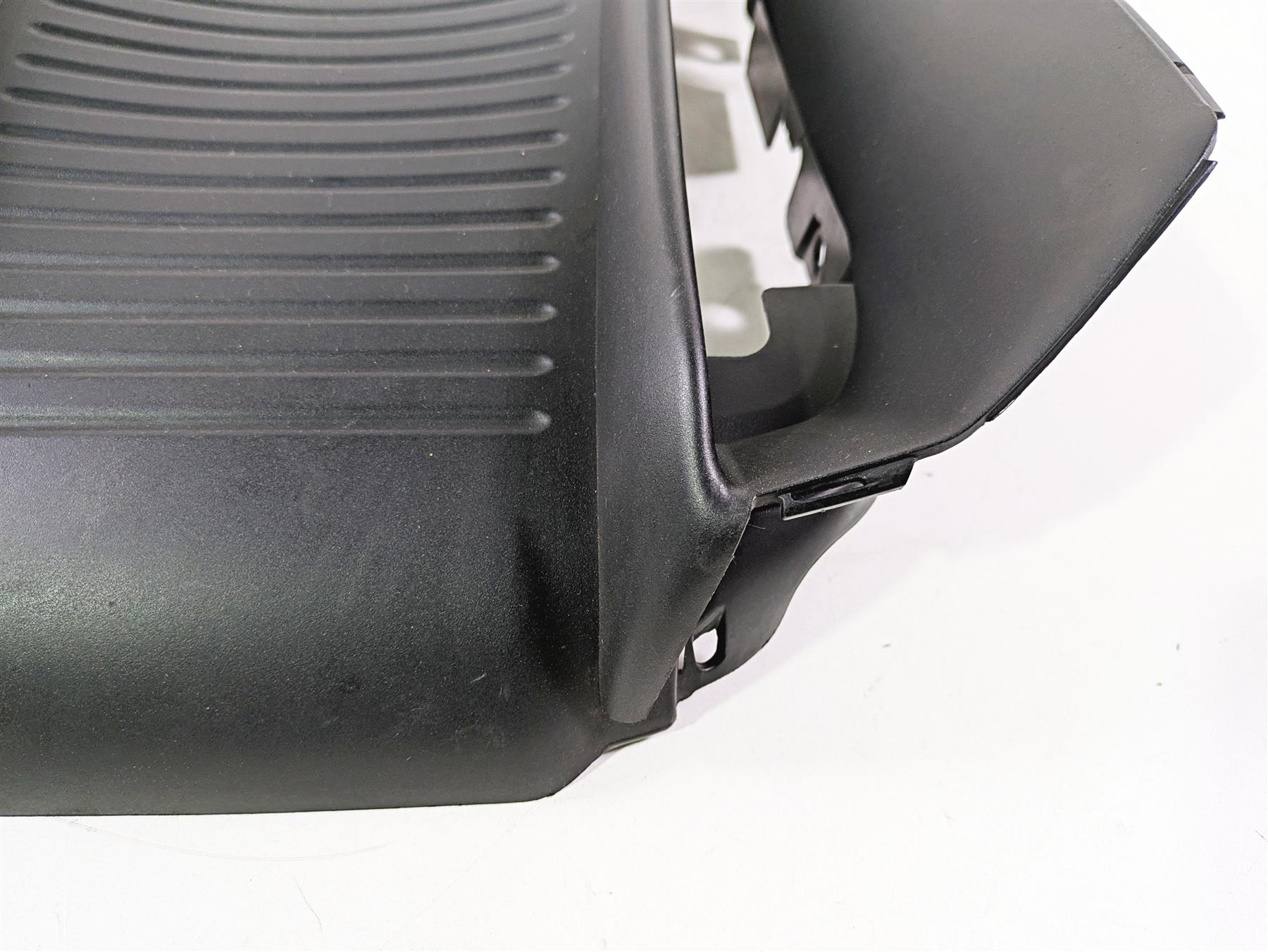 2010 Harley VRSCF Muscle Rod Radiator Front Center Cover Fairing 26826-09 {{ shop.shopifyCountryName }} - Mototech271