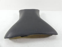 Load image into Gallery viewer, 2001 Kawasaki ZX600J2 ZX6R Ninja Front Rider Driver Saddle Seat 53001-1871
