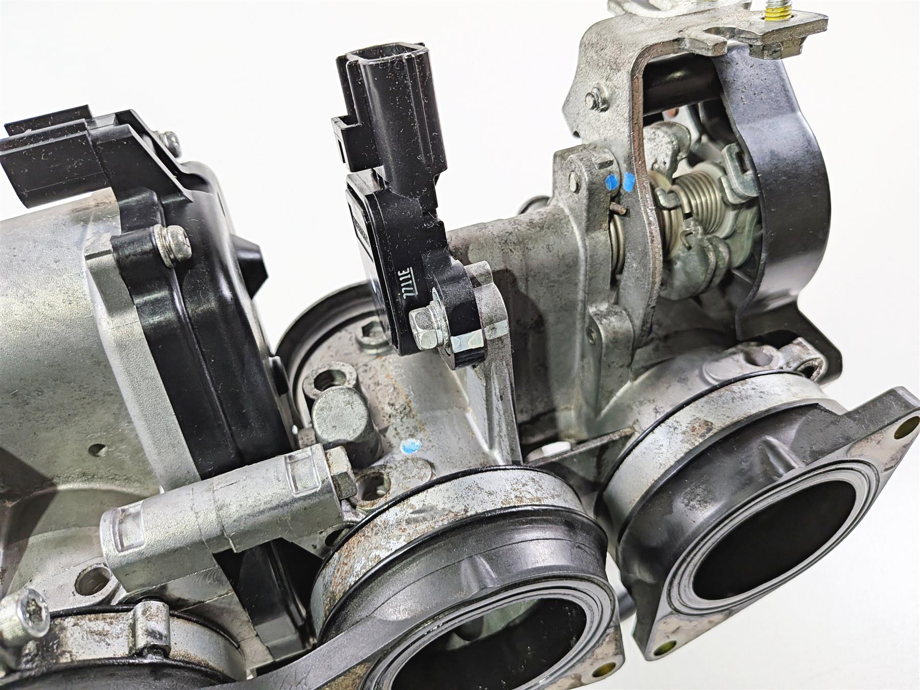 2008 Yamaha YZF R1 RN19 Mikuni Throttle Body Injectors & Wiring 4C8-13750-20-00 {{ shop.shopifyCountryName }} - Mototech271