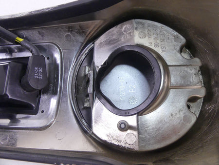 2009 Harley Touring FLHTCU Electra Glide Fuel Gas Tank Dash Cover 61270-08 {{ shop.shopifyCountryName }} - Mototech271