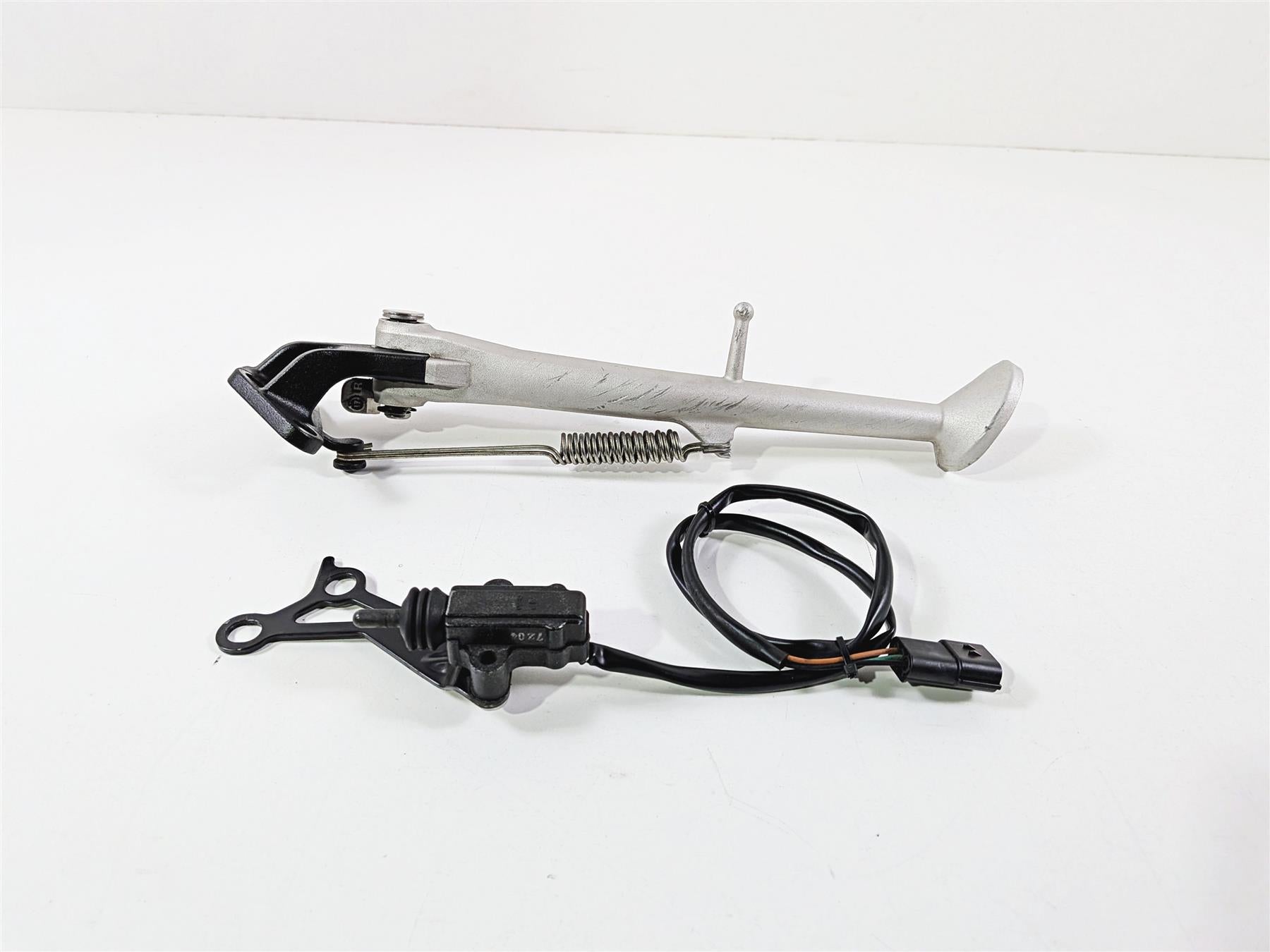 2019 Triumph Speed Triple RS 1050 Side Kickstand Kick Stand & Switch T2089733 {{ shop.shopifyCountryName }} - Mototech271
