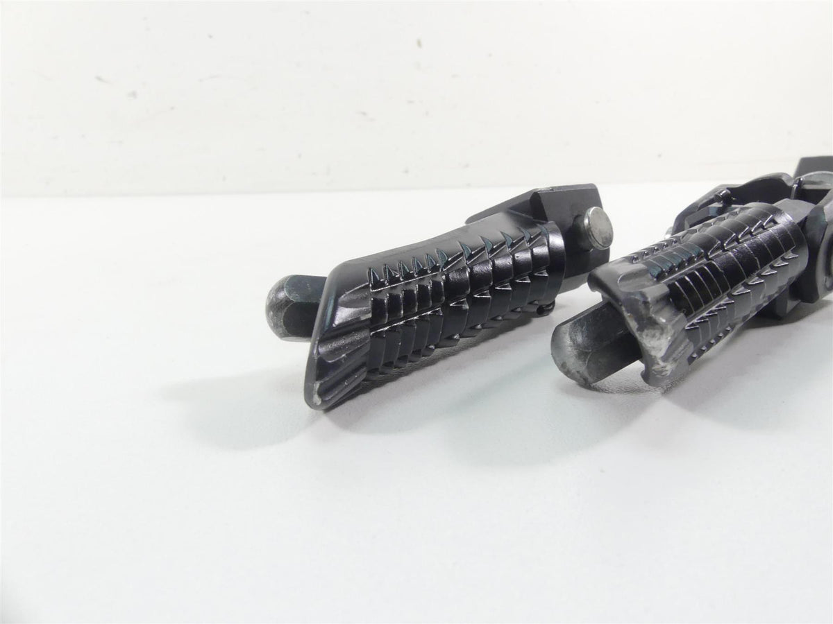 2022 Suzuki GSXR750 Front Rider Driver Footpeg Foot Peg Set 43511-14J10 {{ shop.shopifyCountryName }} - Mototech271