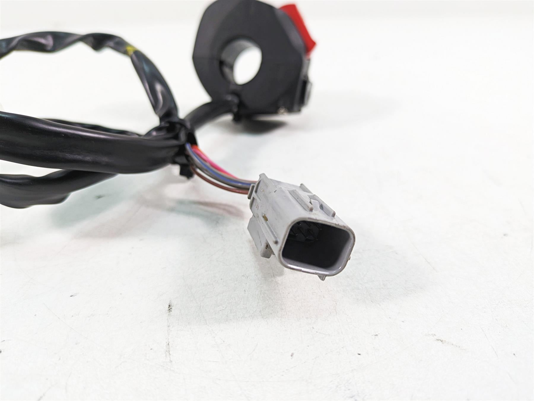 2021 Aprilia RS660 Right Hand Start Stop Control Switch 2D000550 {{ shop.shopifyCountryName }} - Mototech271
