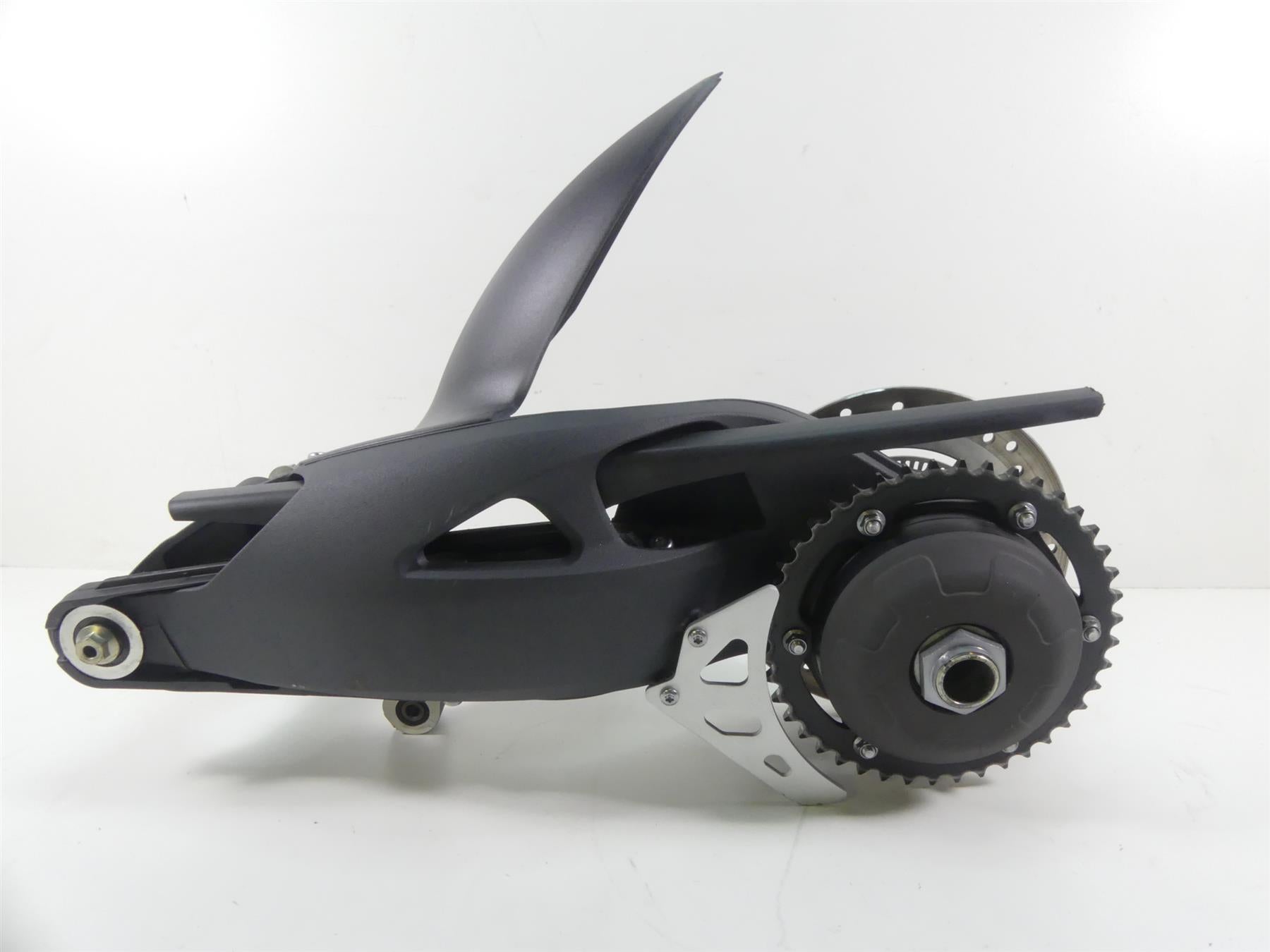 2015 Triumph 1050 Speed Triple R Rear Swingarm & Axle Set T2050897 T2012432 {{ shop.shopifyCountryName }} - Mototech271