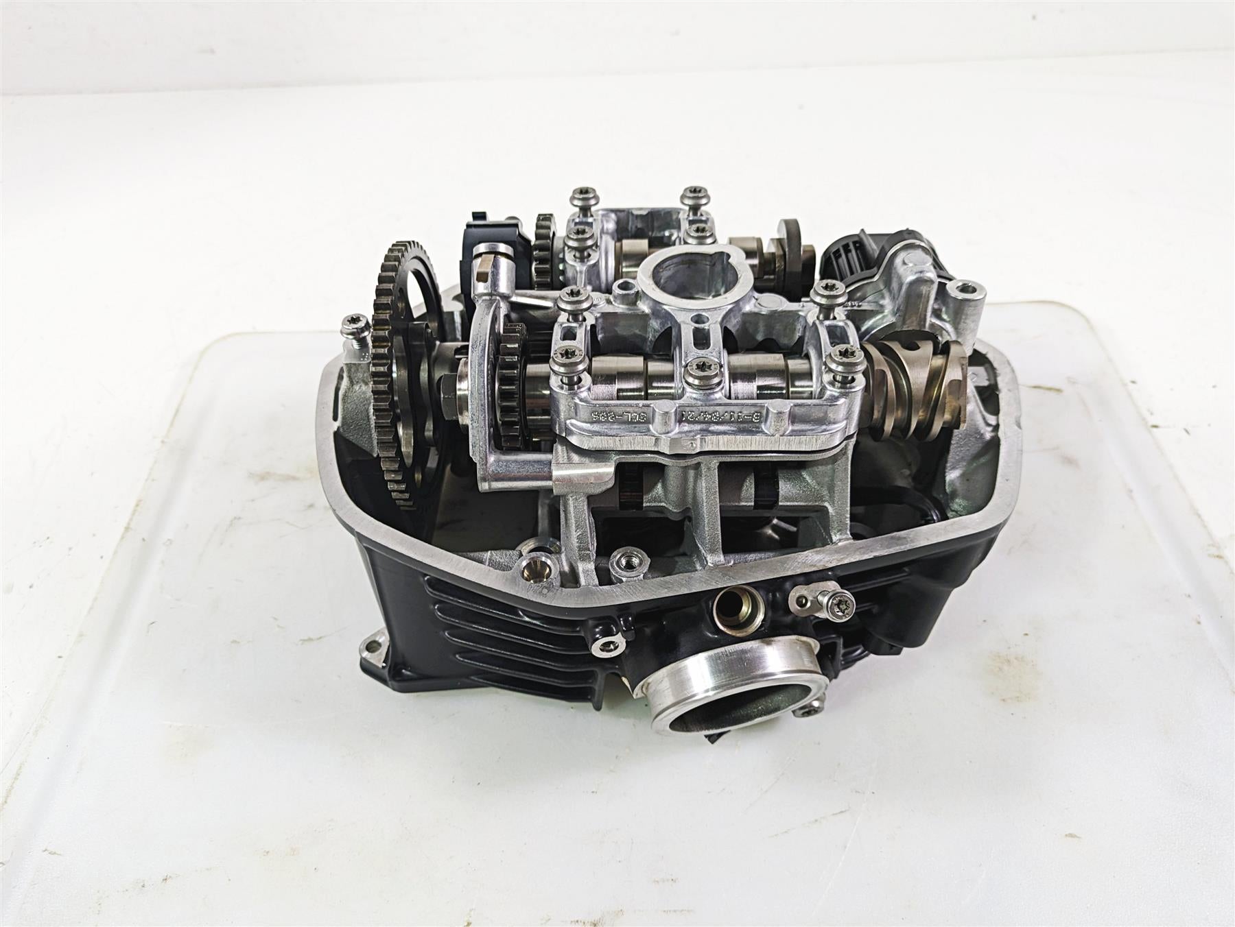 2022 BMW R1250 RT K052 Left Cylinder Head Cylinderhead 11128504123 {{ shop.shopifyCountryName }} - Mototech271