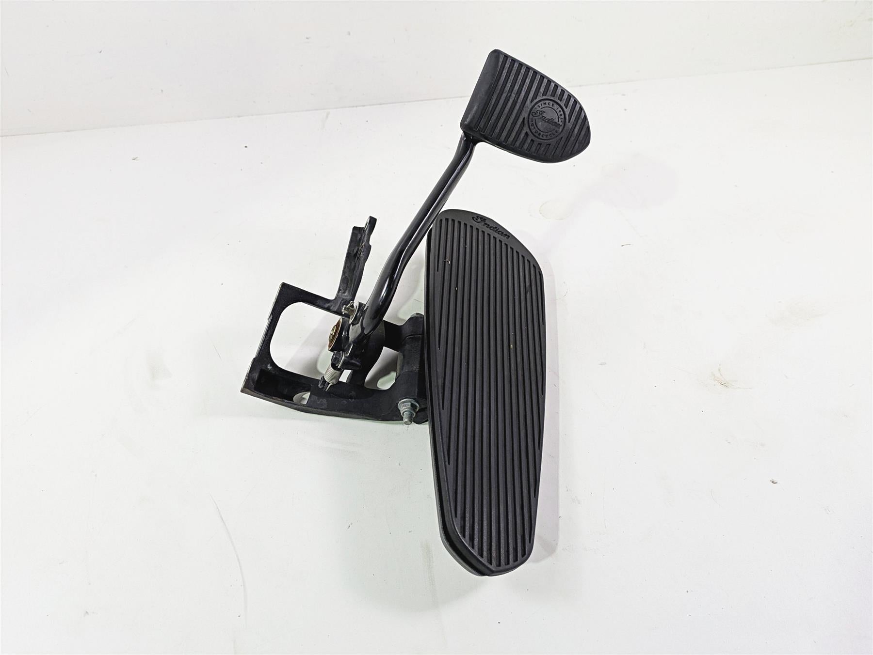 2018 Indian Chieftain Dark Horse Front Right Floor Board & Brake Pedal 5141001 {{ shop.shopifyCountryName }} - Mototech271