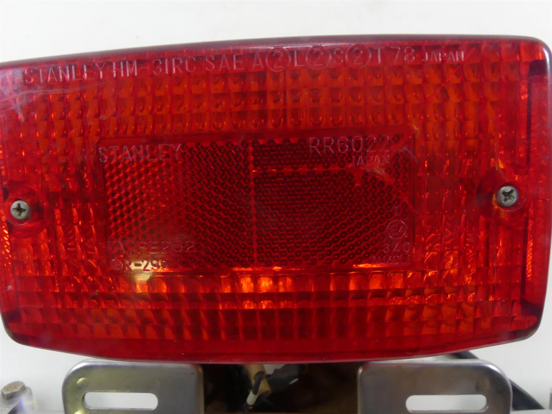 1980 Honda CB750C Custom Taillight Rear Blinker Turn Signal Set 33701-MC9-830 {{ shop.shopifyCountryName }} - Mototech271