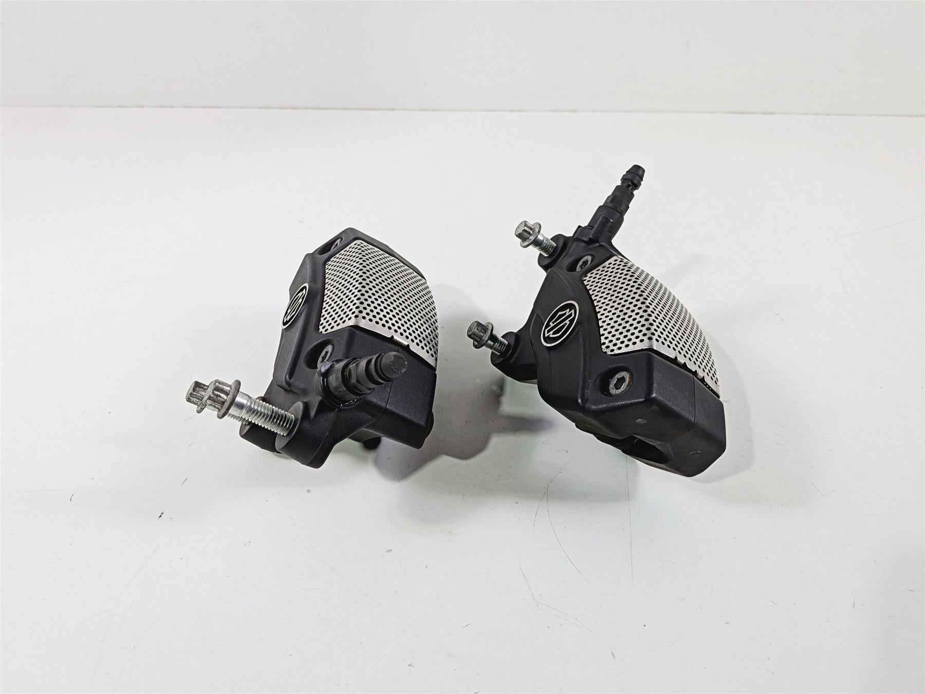 2013 Harley VRSCDX Night Rod Special Front Brake Caliper Set 44731-08 44732-08-Mototech271