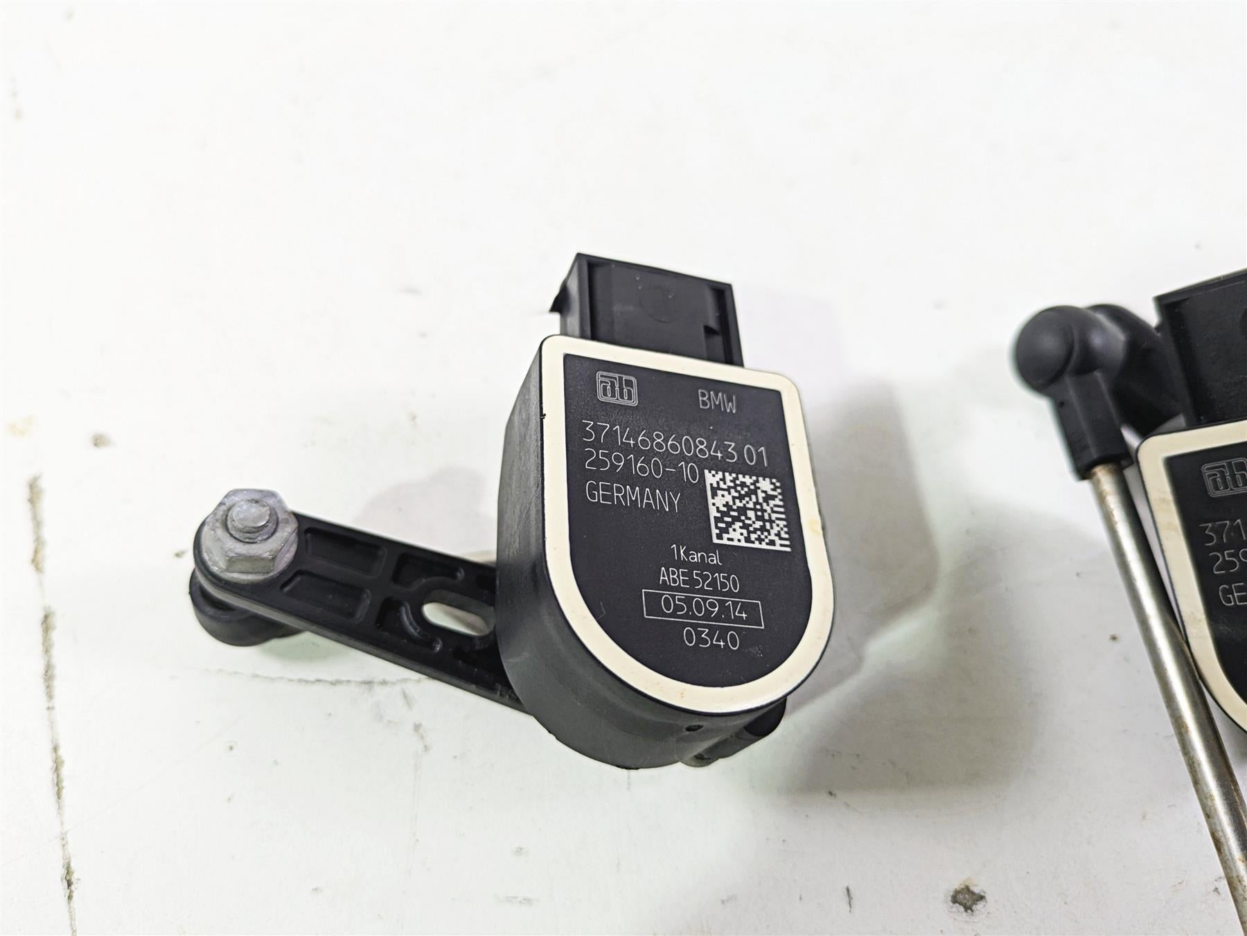 2015 BMW R1200GS Adv K51 Front & Rear Leveling Sensor 37146860843 37146870000 {{ shop.shopifyCountryName }} - Mototech271