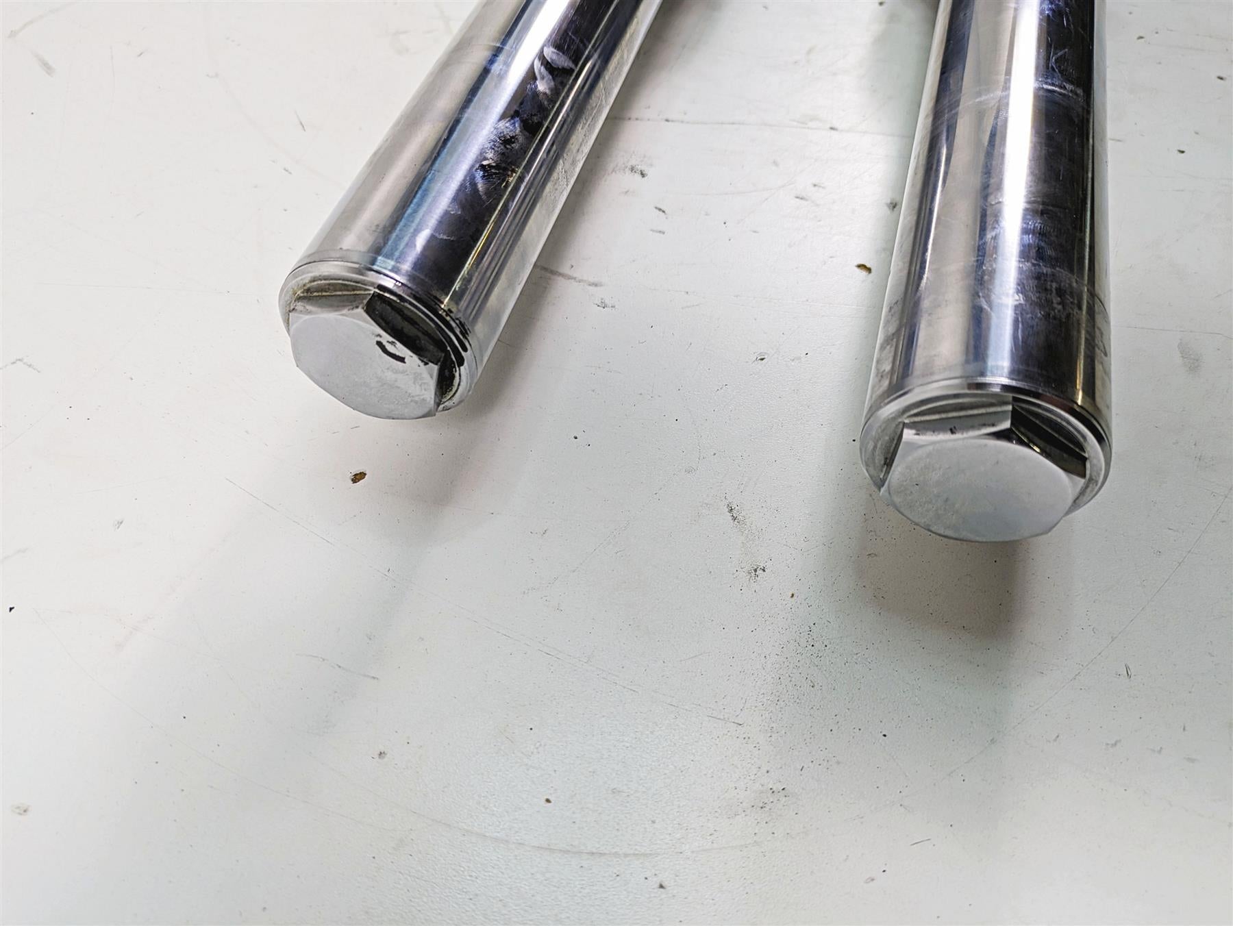 2020 Harley Softail FXBB Street Bob Straight Showa Front Fork Legs 49mm 45400166 {{ shop.shopifyCountryName }} - Mototech271