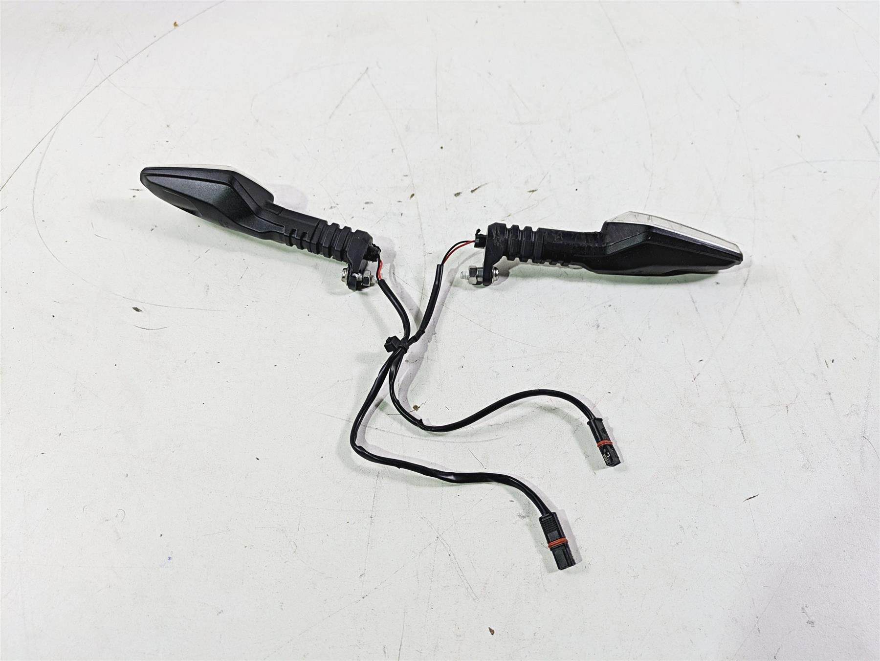 2023 BMW G310R K03 Front Blinker Turn Signal Set 63138557204 {{ shop.shopifyCountryName }} - Mototech271