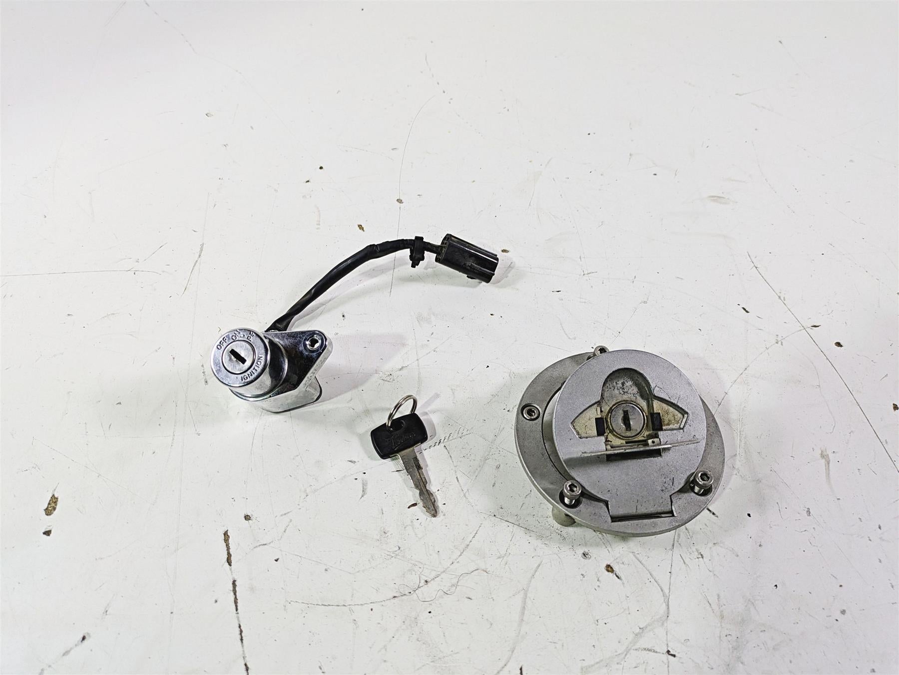 2004 Victory Kingpin Ignition Switch Key Tank Cap Set 4011023 | Mototech271