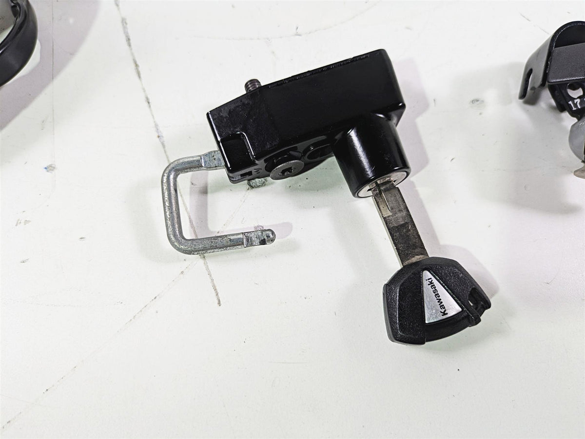 2022 Kawasaki ZR900RS Cafe Ignition Switch Key Lock Tank Cap Set Read 27048-5159 {{ shop.shopifyCountryName }} - Mototech271