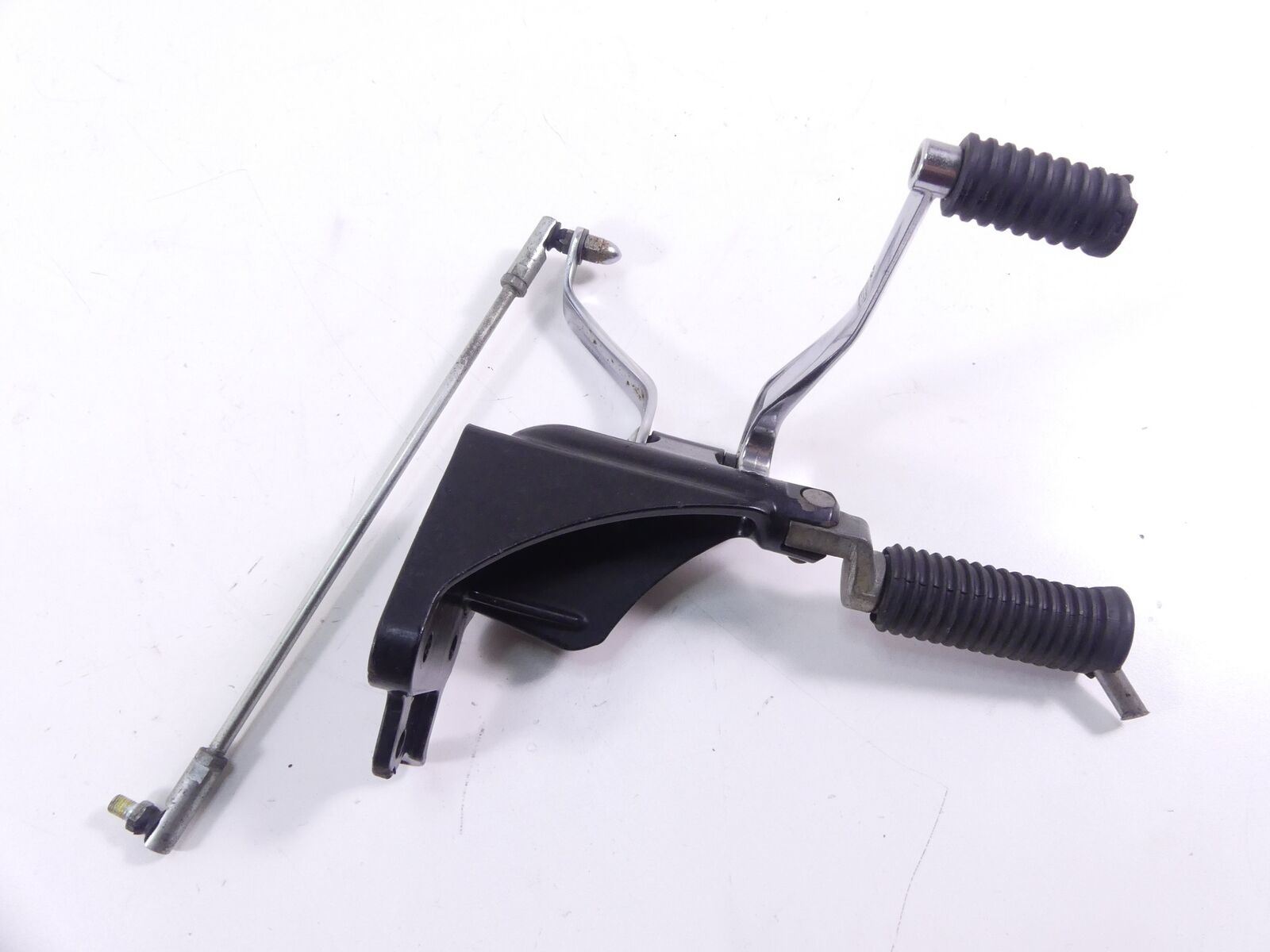 2014 Harley FXSB Softail Breakout Left Rider Foot Peg & Shifter 33683-07A {{ shop.shopifyCountryName }} - Mototech271