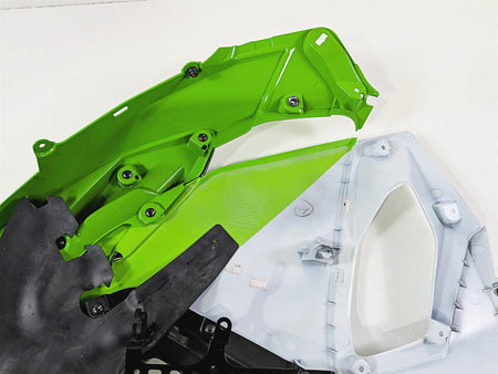 2024 Kawasaki EX500 Ninja 40th An. Right Side Main Cover Fairing 55061-5201 {{ shop.shopifyCountryName }} - Mototech271