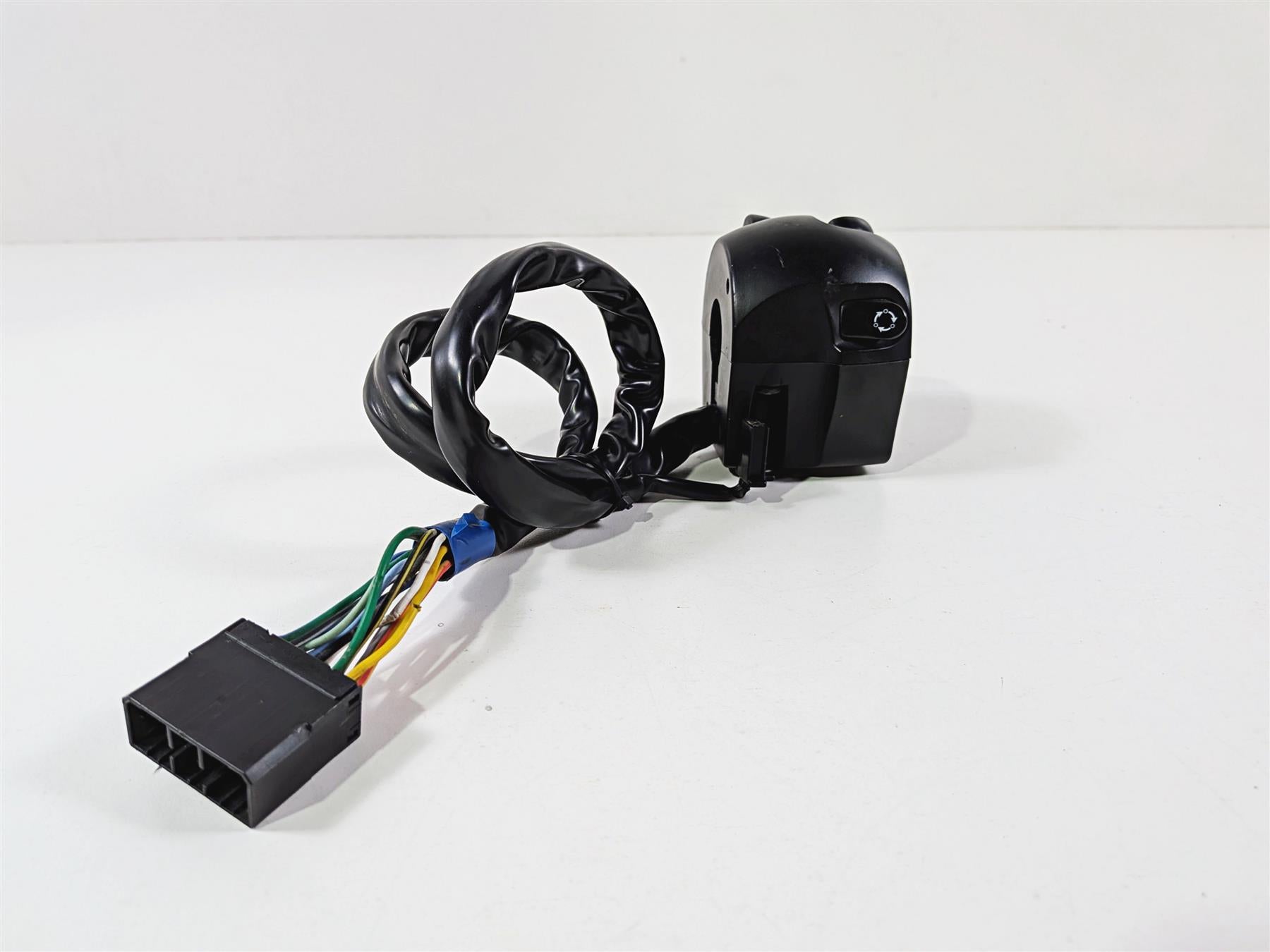 2016 Victory Cross Country Left Hand Light Blinker Control Switch 4012119 {{ shop.shopifyCountryName }} - Mototech271