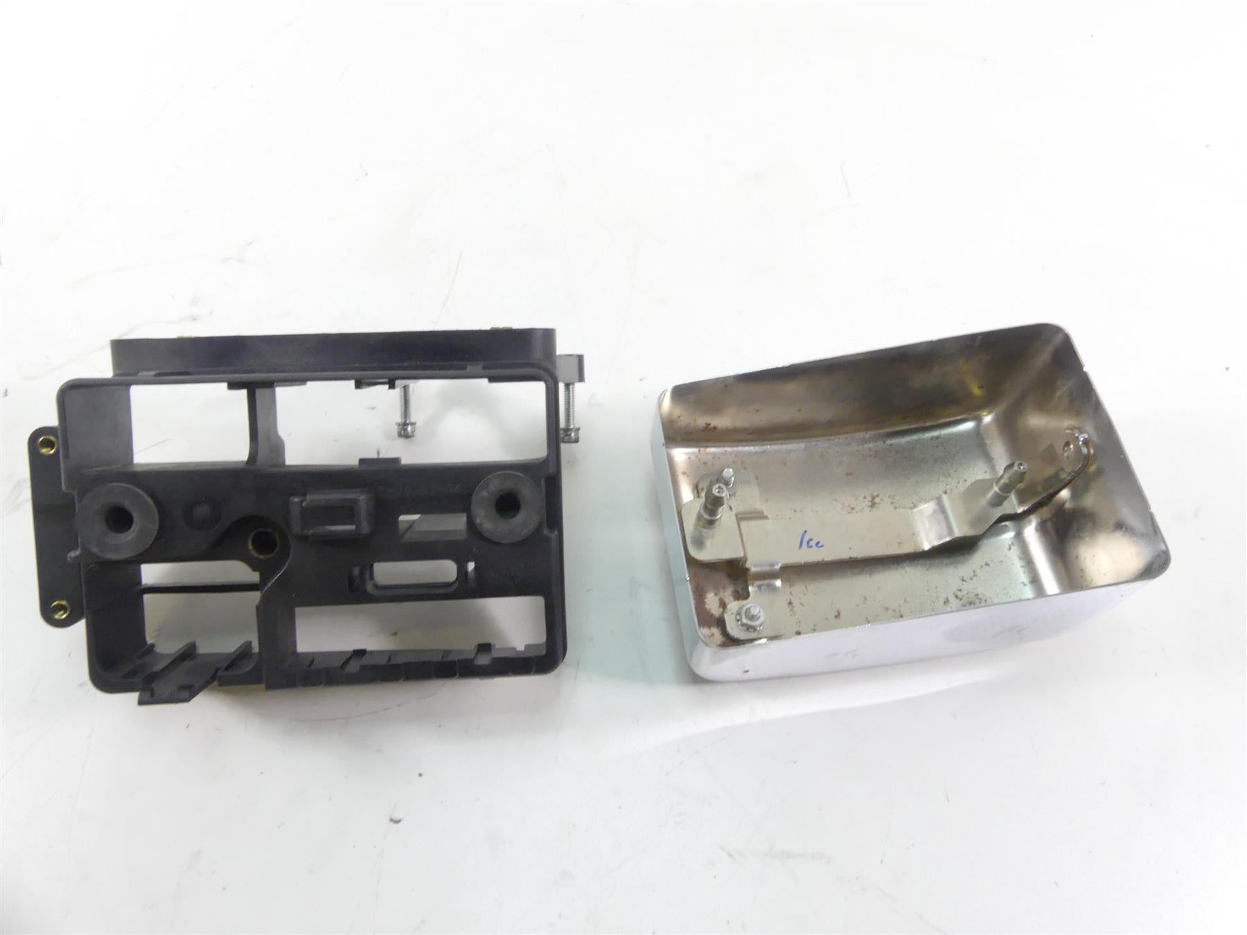 2009 Harley FXDL Dyna Low Rider Electric Holder Tray & Chrome Cover 70367-04B {{ shop.shopifyCountryName }} - Mototech271