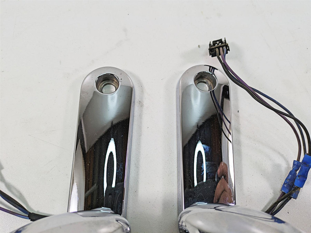 2006 Harley Touring FLHXI Street Glide Front Blinker Turn Signal Set 69278-06 {{ shop.shopifyCountryName }} - Mototech271