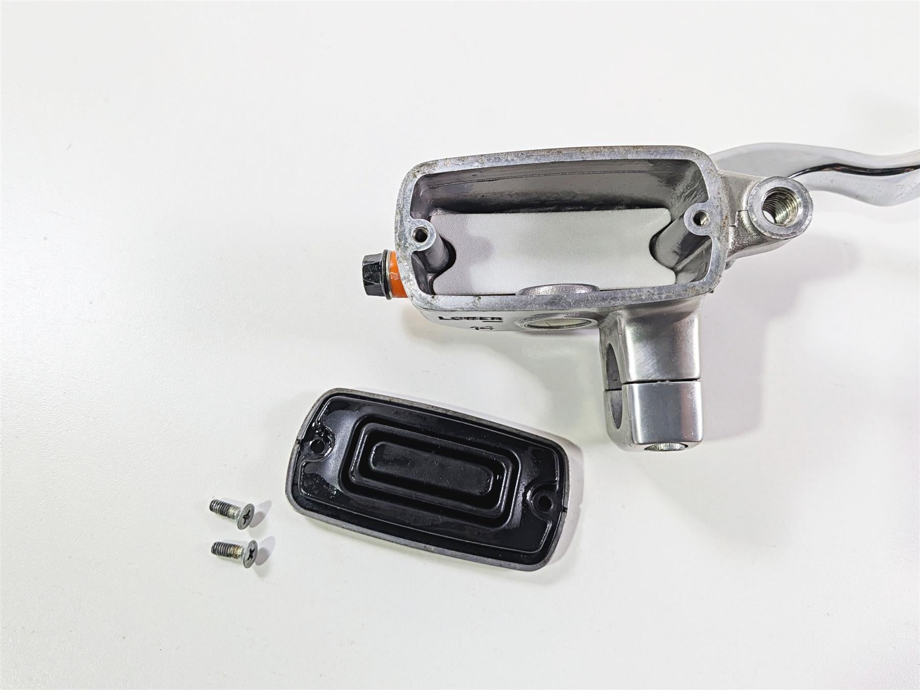 2003 Honda V-Twin VTX1800 C Front Brake Master Cylinder 45510-MZ0-A41 {{ shop.shopifyCountryName }} - Mototech271