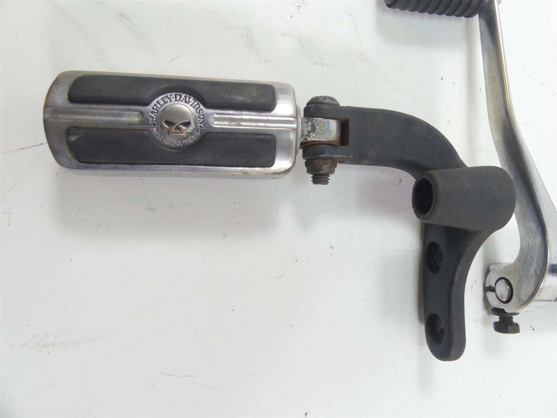 2011 Harley FXDWG Dyna Wide Glide Front Footpeg Shift Brake Ped Set Fw 33693-03 {{ shop.shopifyCountryName }} - Mototech271