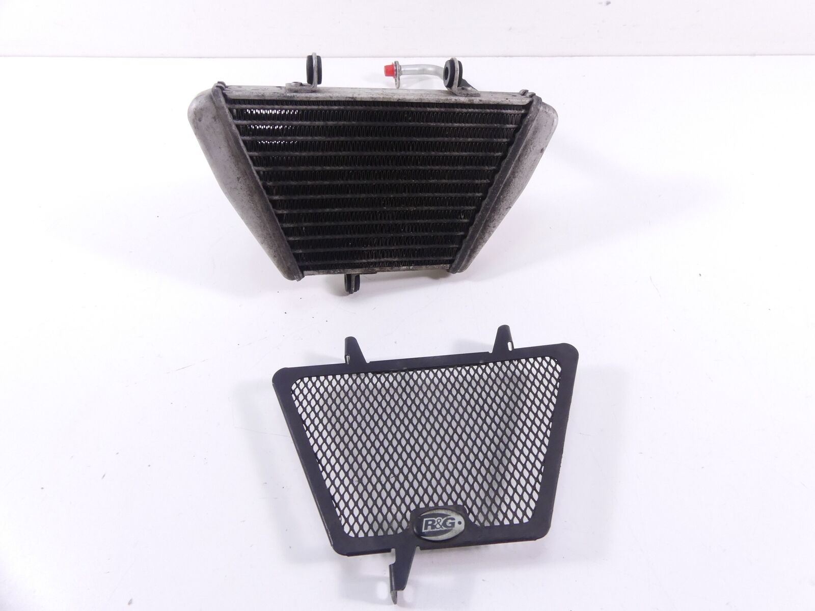 2016 Aprilia RSV 1100 Tuono V4 RR Oil Cooler Radiator Cover & Lines 2B000897 {{ shop.shopifyCountryName }} - Mototech271